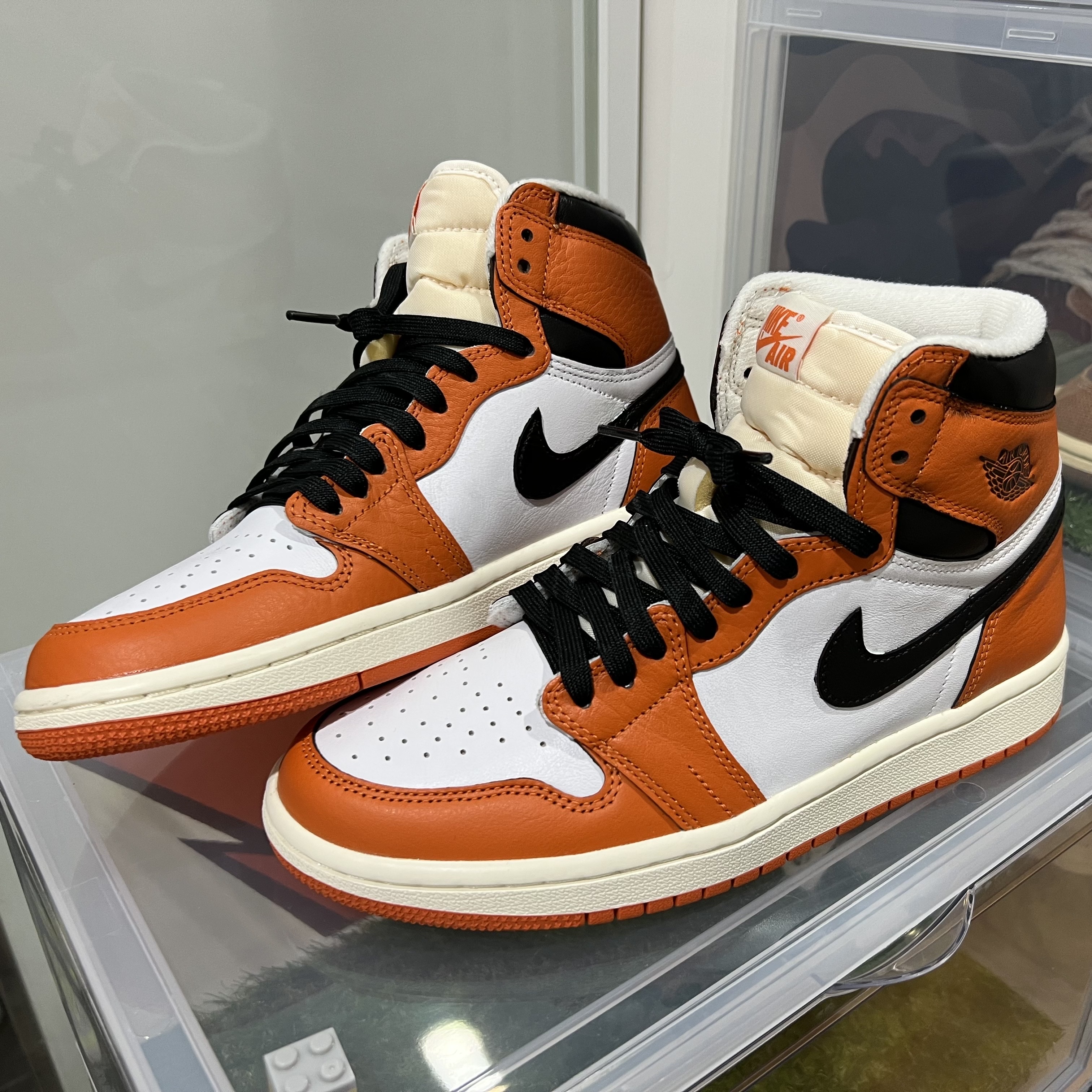 (W) Jordan 1 Retro High OG Starfish, Jordan 1 Retro High OG Chicago 2022 착용 스타일 - 2