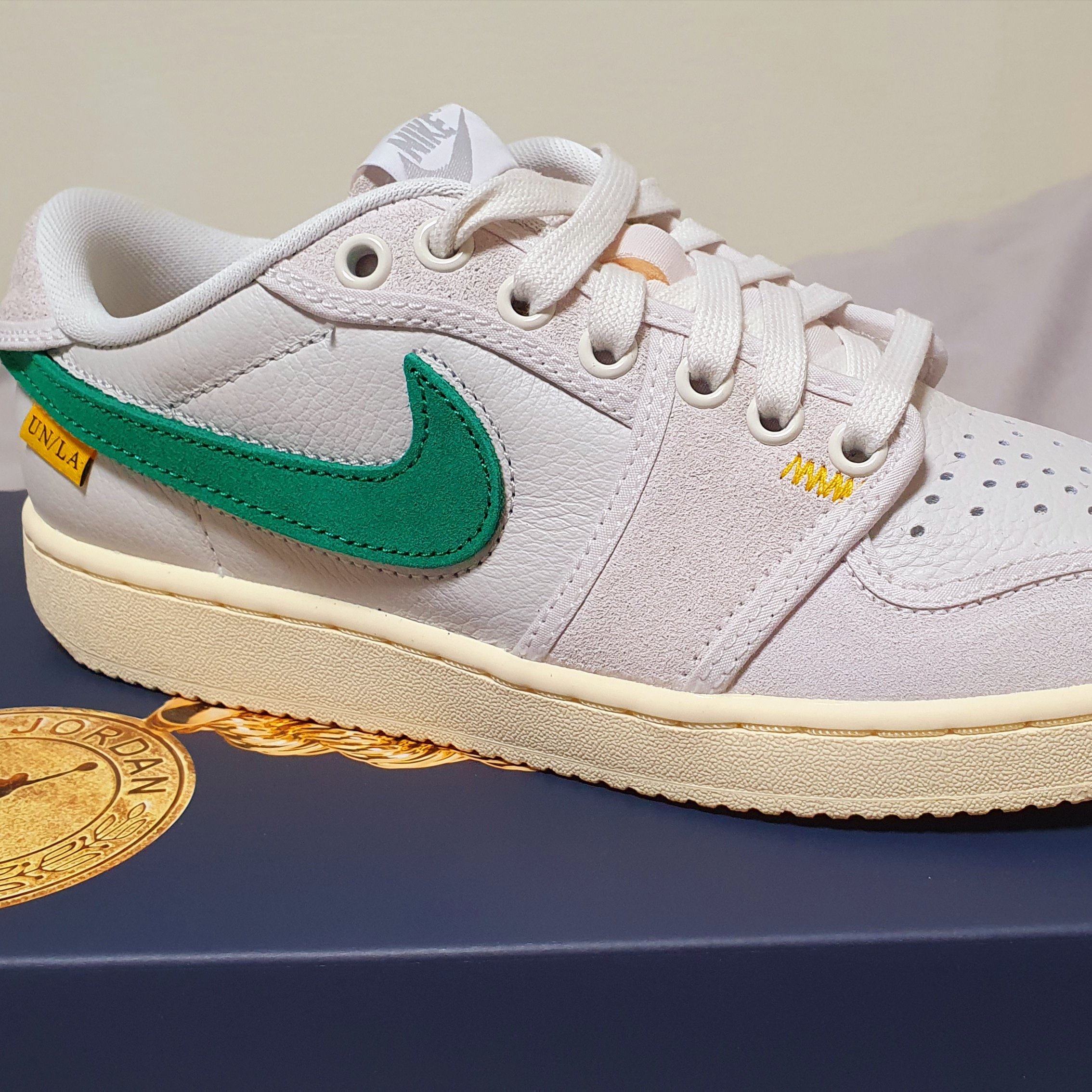 Jordan 1 x Union KO Low Sail Neutral Grey 착용 스타일