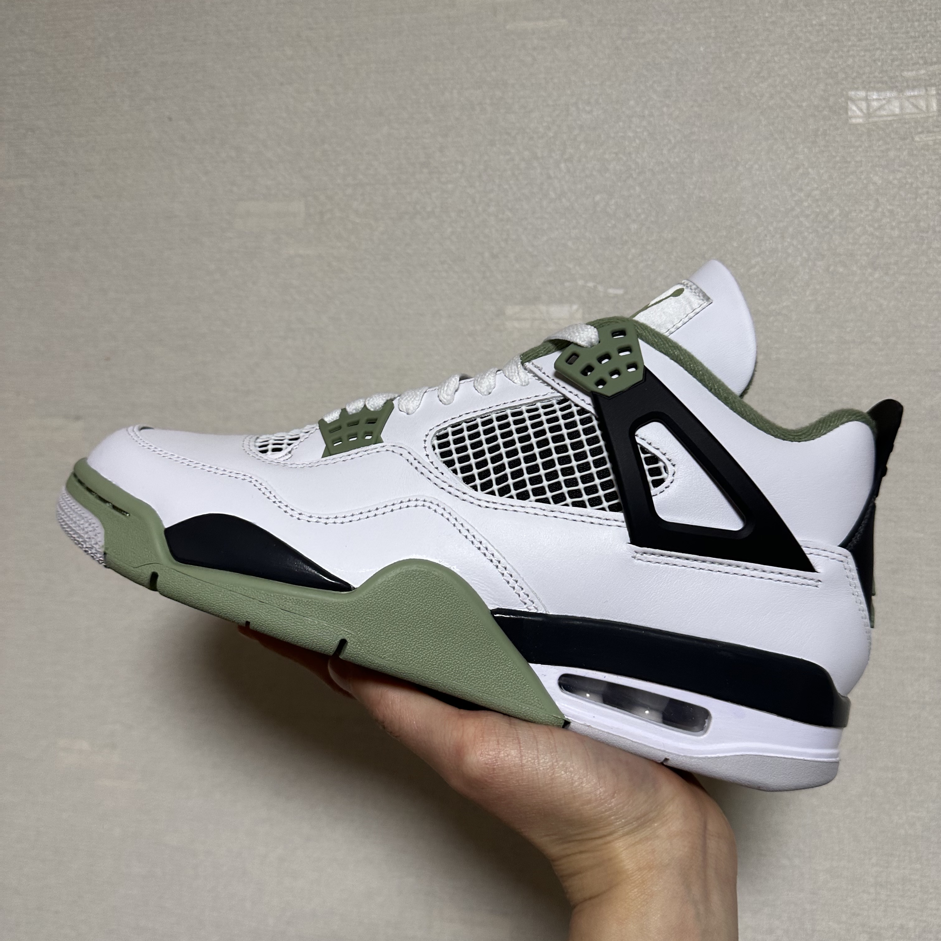 (W) Jordan 4 Retro Oil Green 착용 스타일 - 2