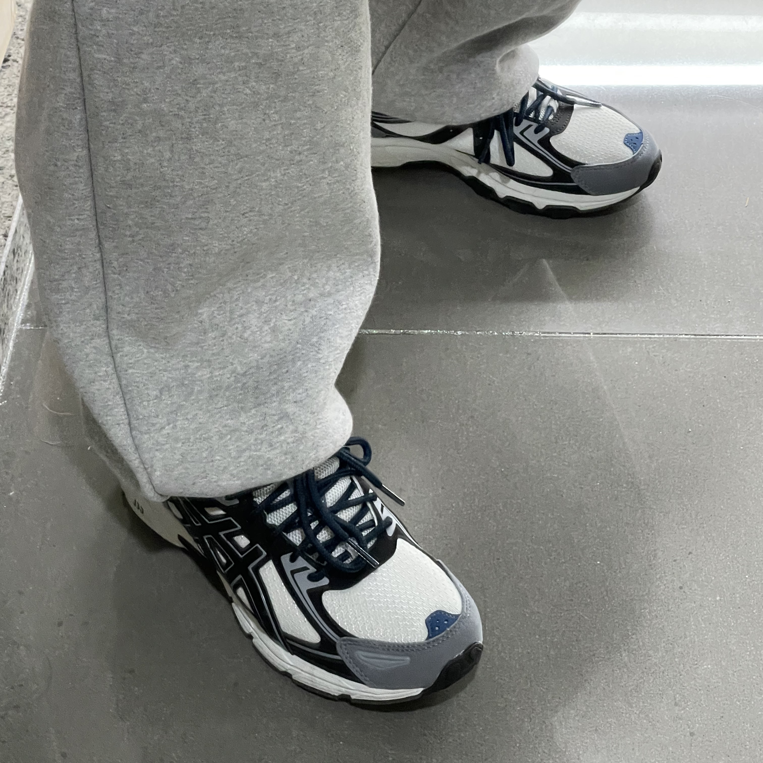 Asics Gel-Venture 6 SPS Glacier Grey 착용 스타일