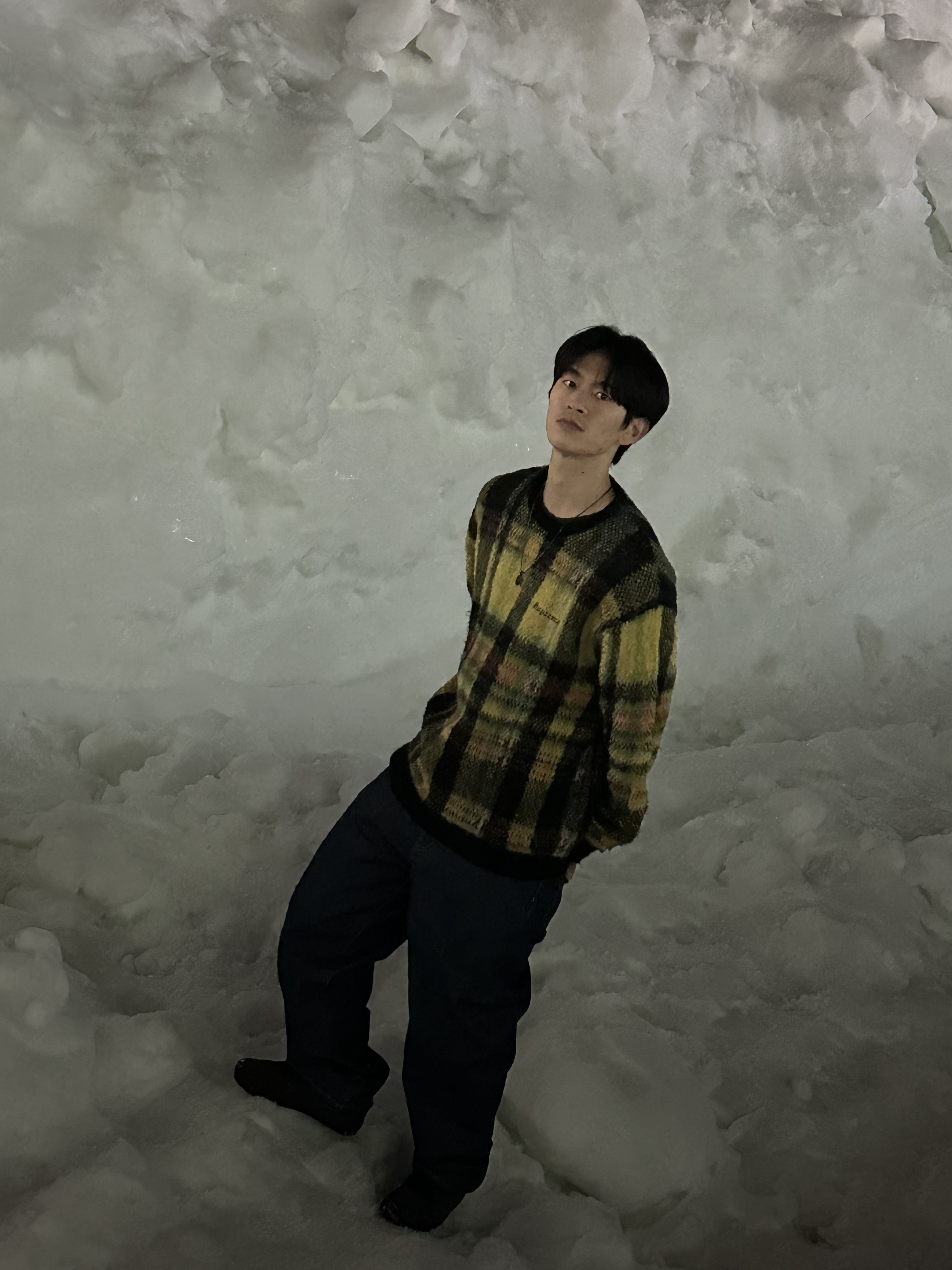 Supreme Brushed Plaid Sweater Black - 20FW, Supreme Baggy Jean Rigid Indigo - 22FW 착용 스타일