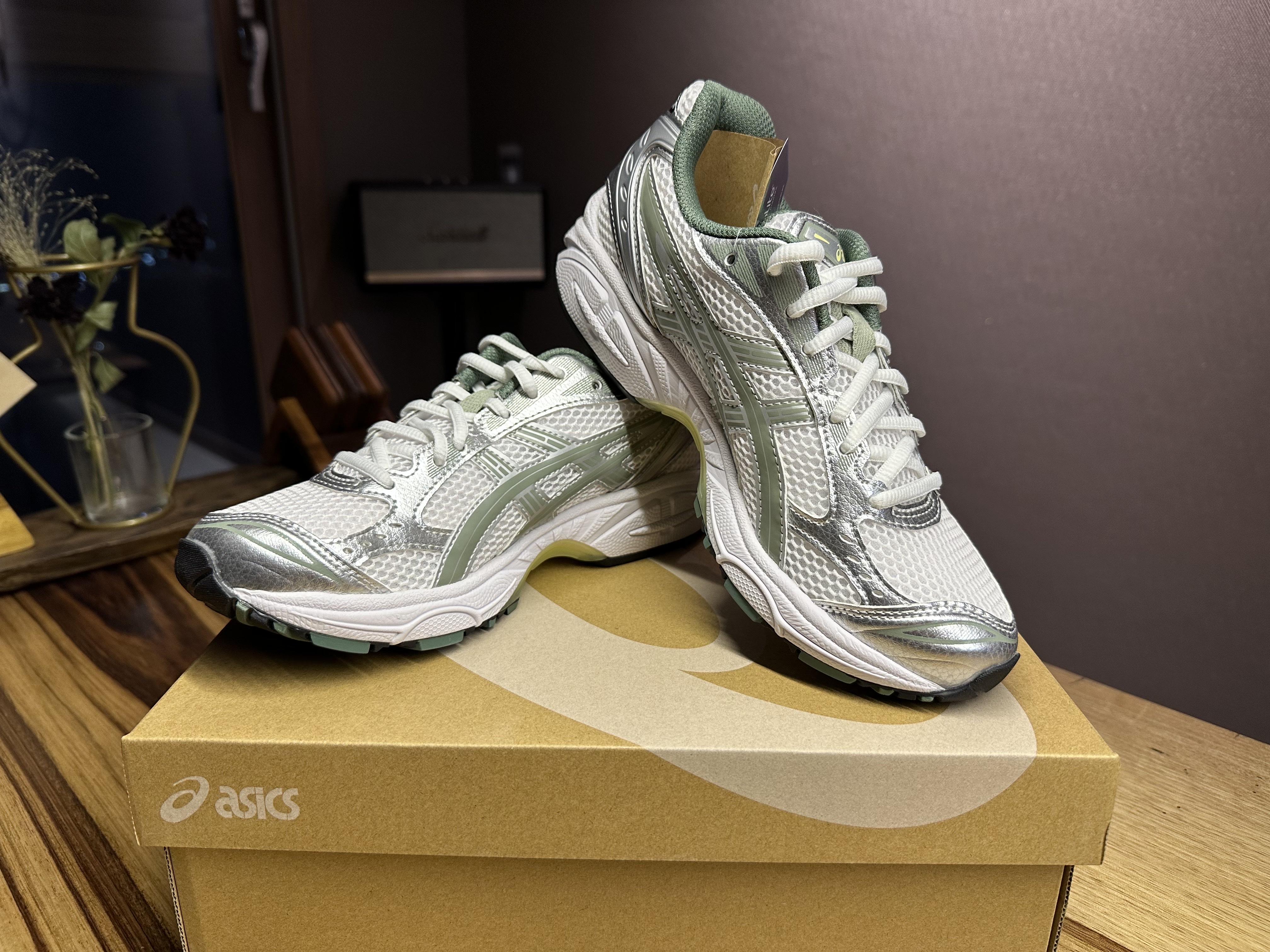Asics Gel-Kayano 14 White Slate Grey 착용 스타일 - 1