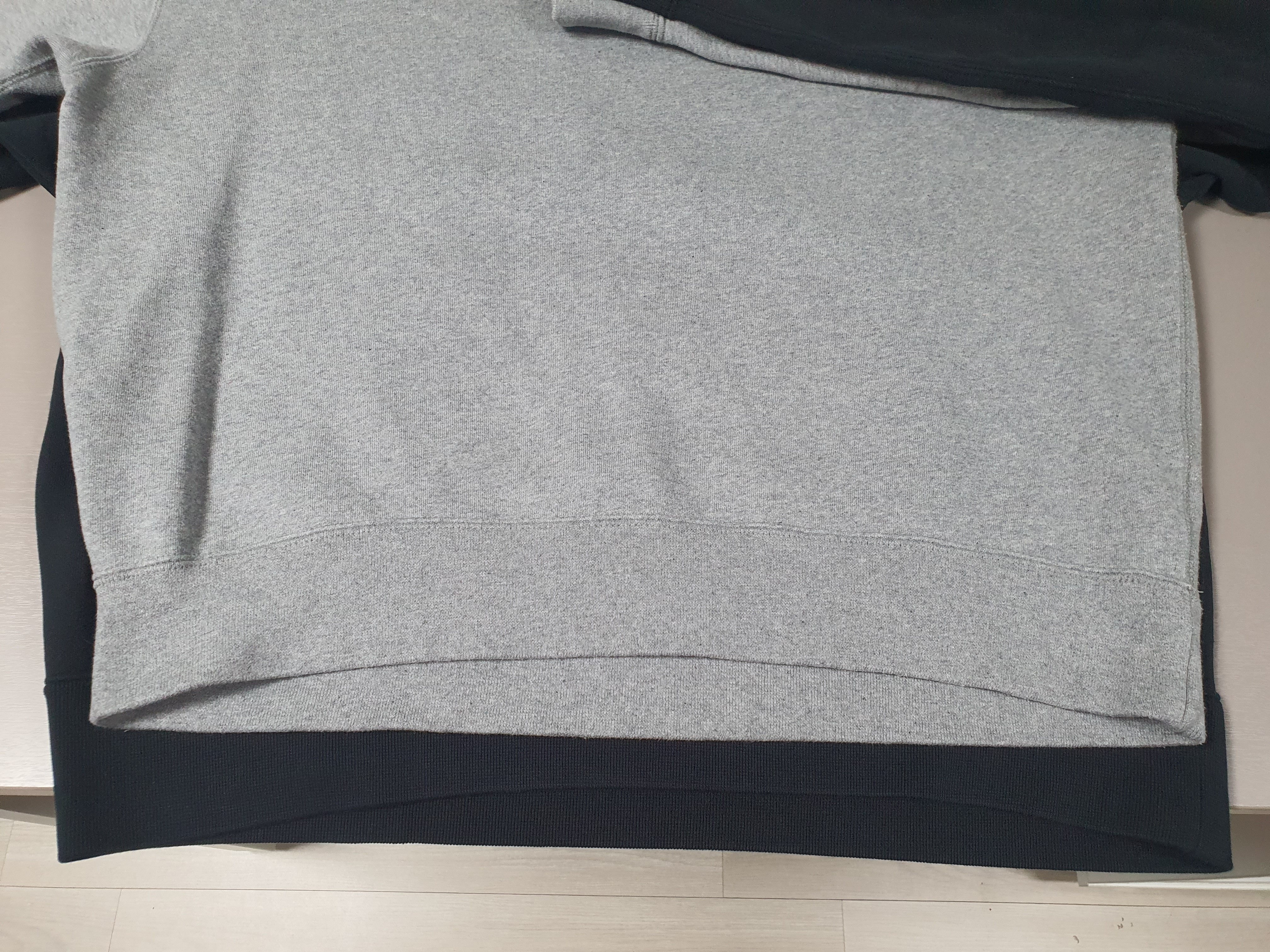 Nike NRG Solo Swoosh Crew Fleece Dark Grey Heather - Asia, Nike x Stussy NRG Washed Fleece Crewneck Black (DO5310-010) 착용 스타일 - 4