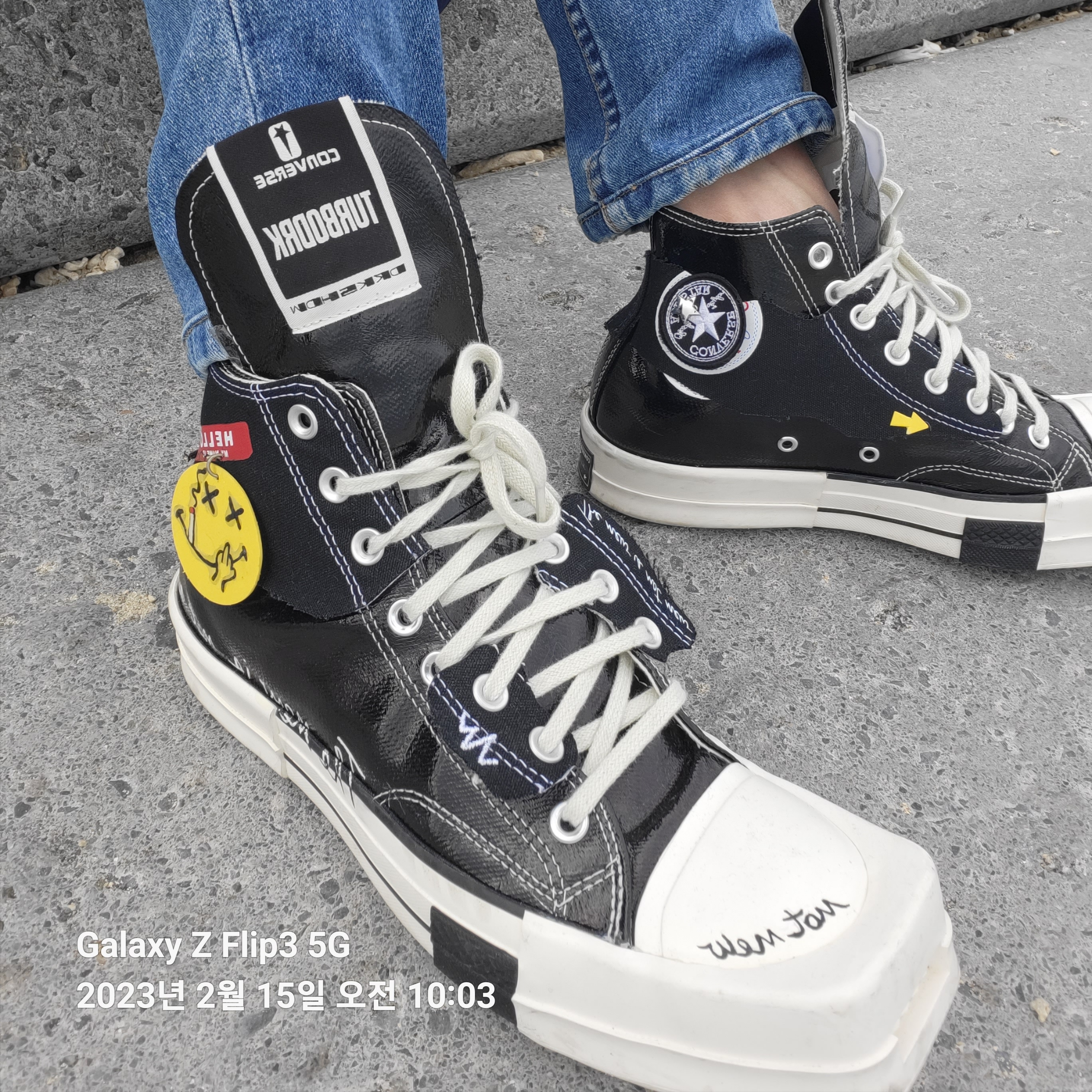 Converse x Drkshdw Turbodrk Chuck 70 Hi Black Lacquered Denim 착용 스타일 - 2