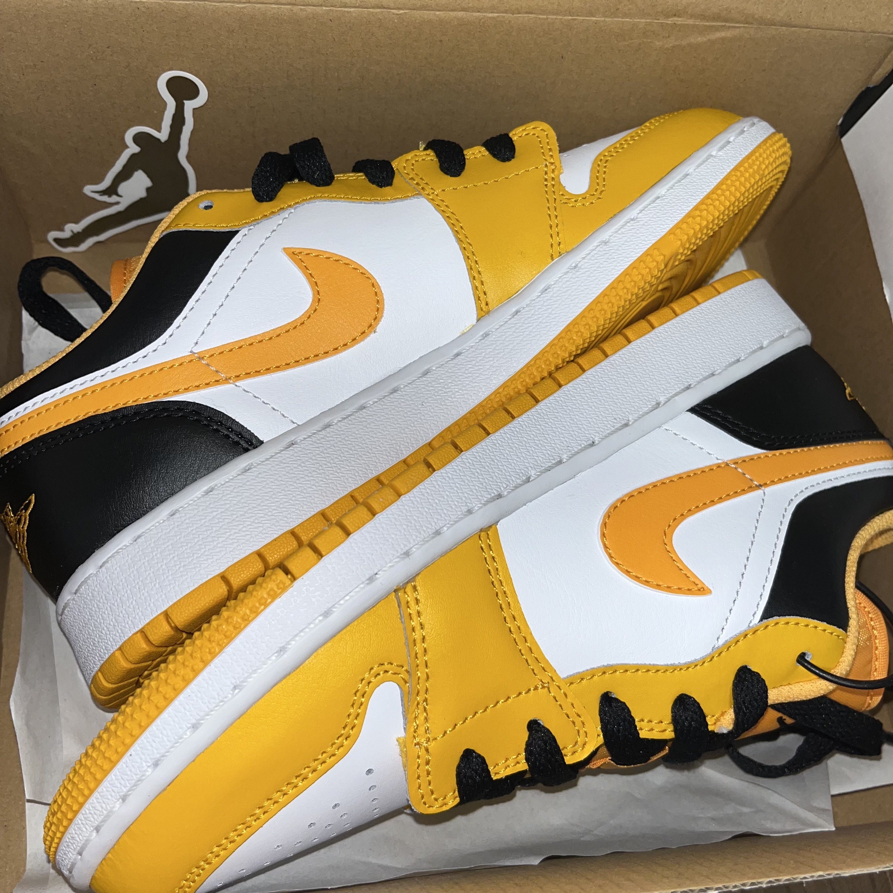 (GS) Jordan 1 Low Taxi 착용 스타일