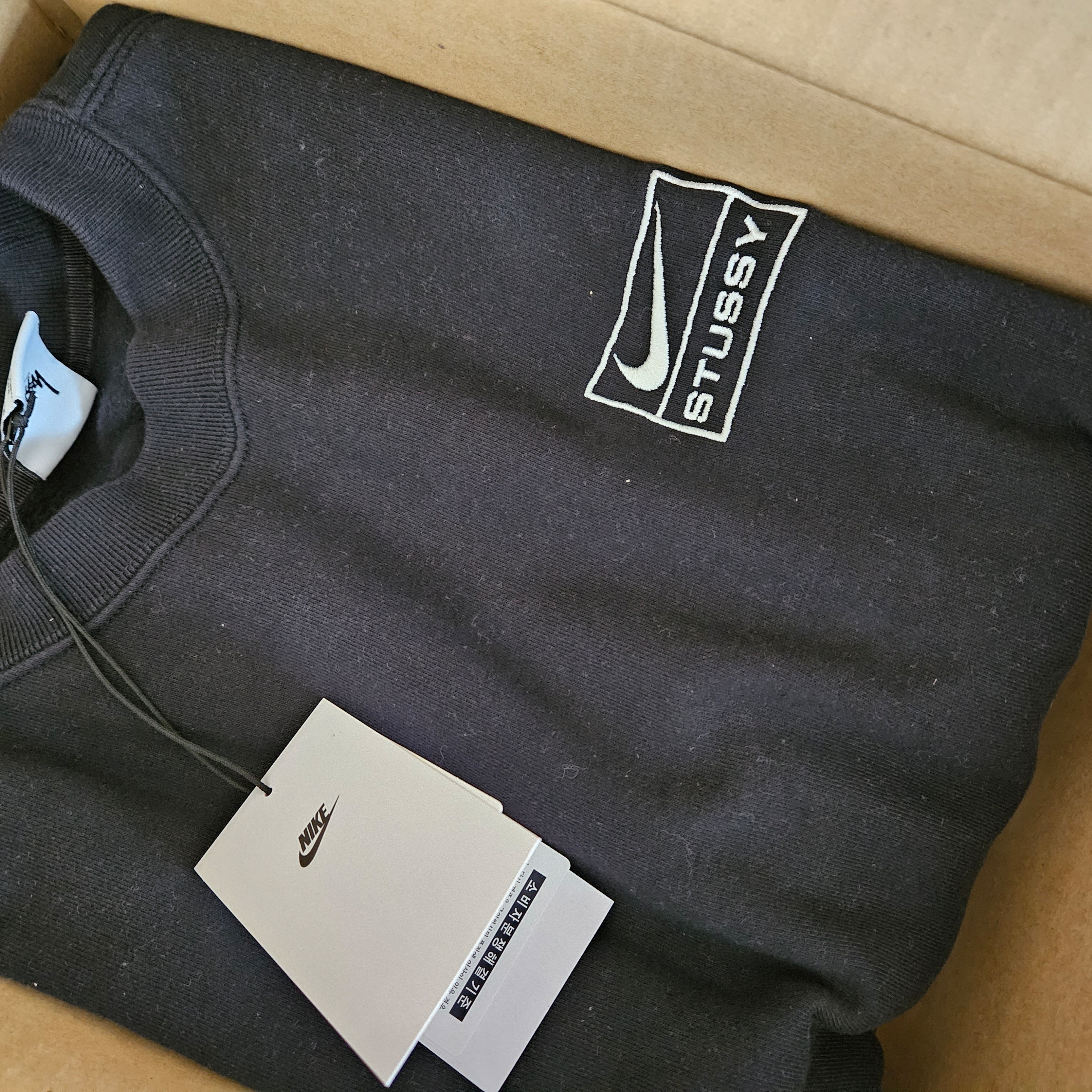 Nike x Stussy NRG Washed Fleece Crewneck Black (DO5310-010) 착용 스타일