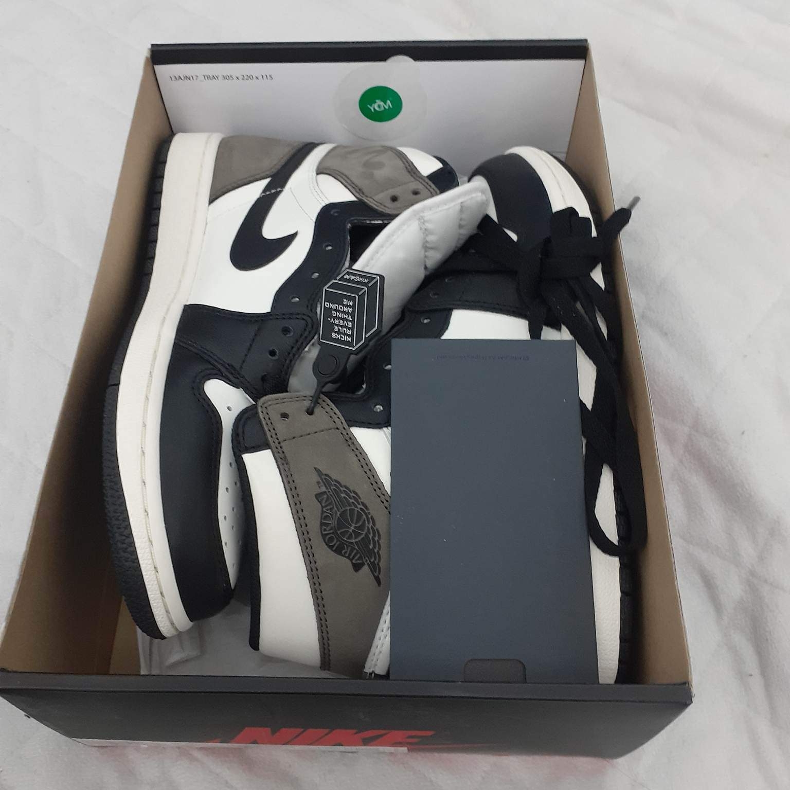 Jordan 1 Retro High OG Black Mocha 착용 스타일