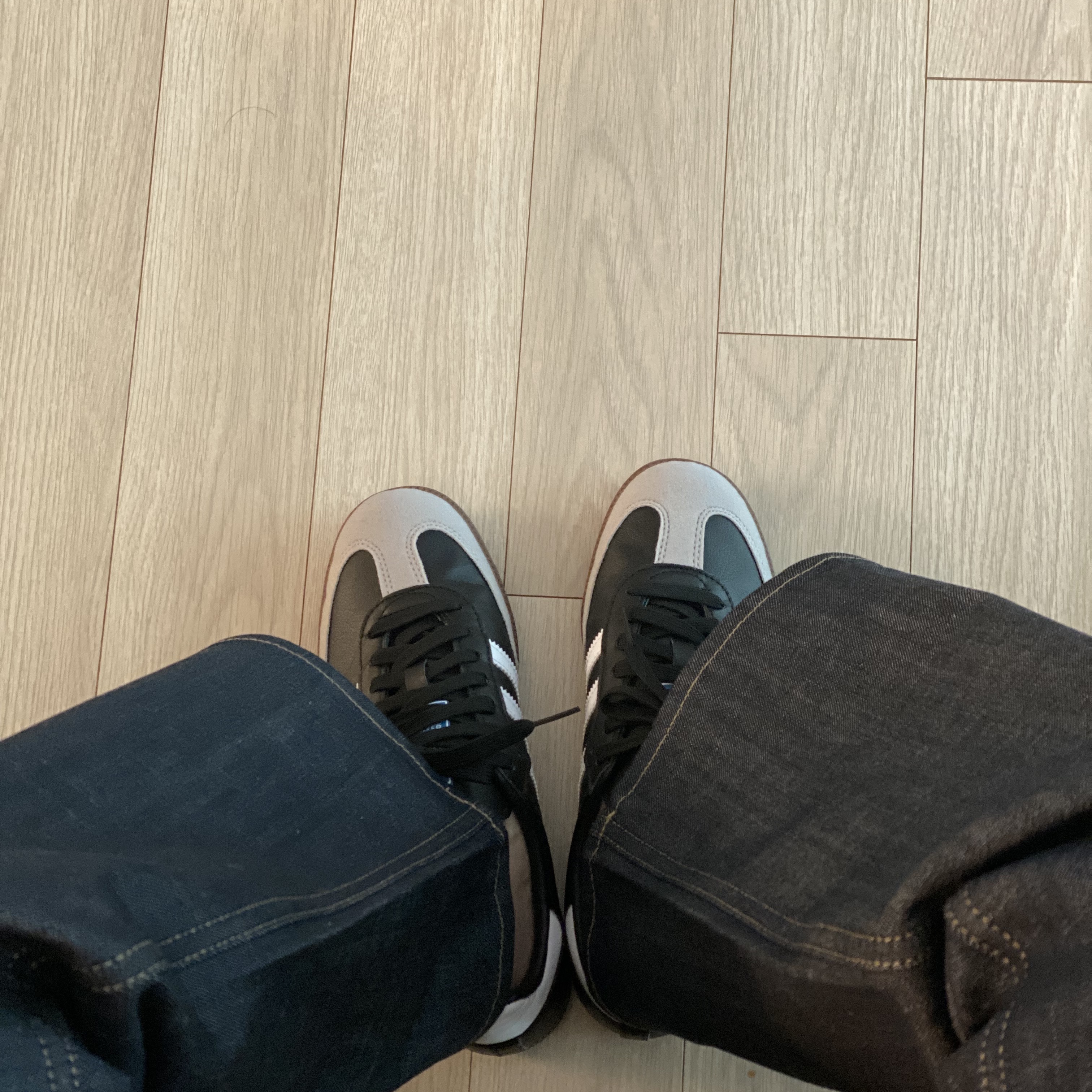 Adidas Samba Vegan Black White 착용 스타일 - 1