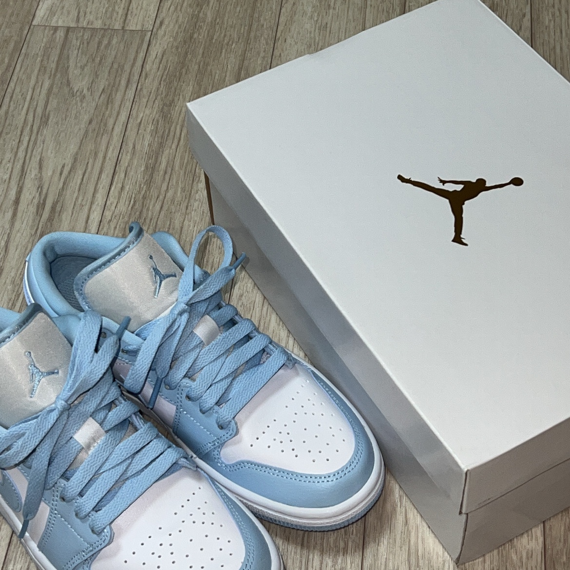 (W) Jordan 1 Low White Ice Blue 착용 스타일 - 3