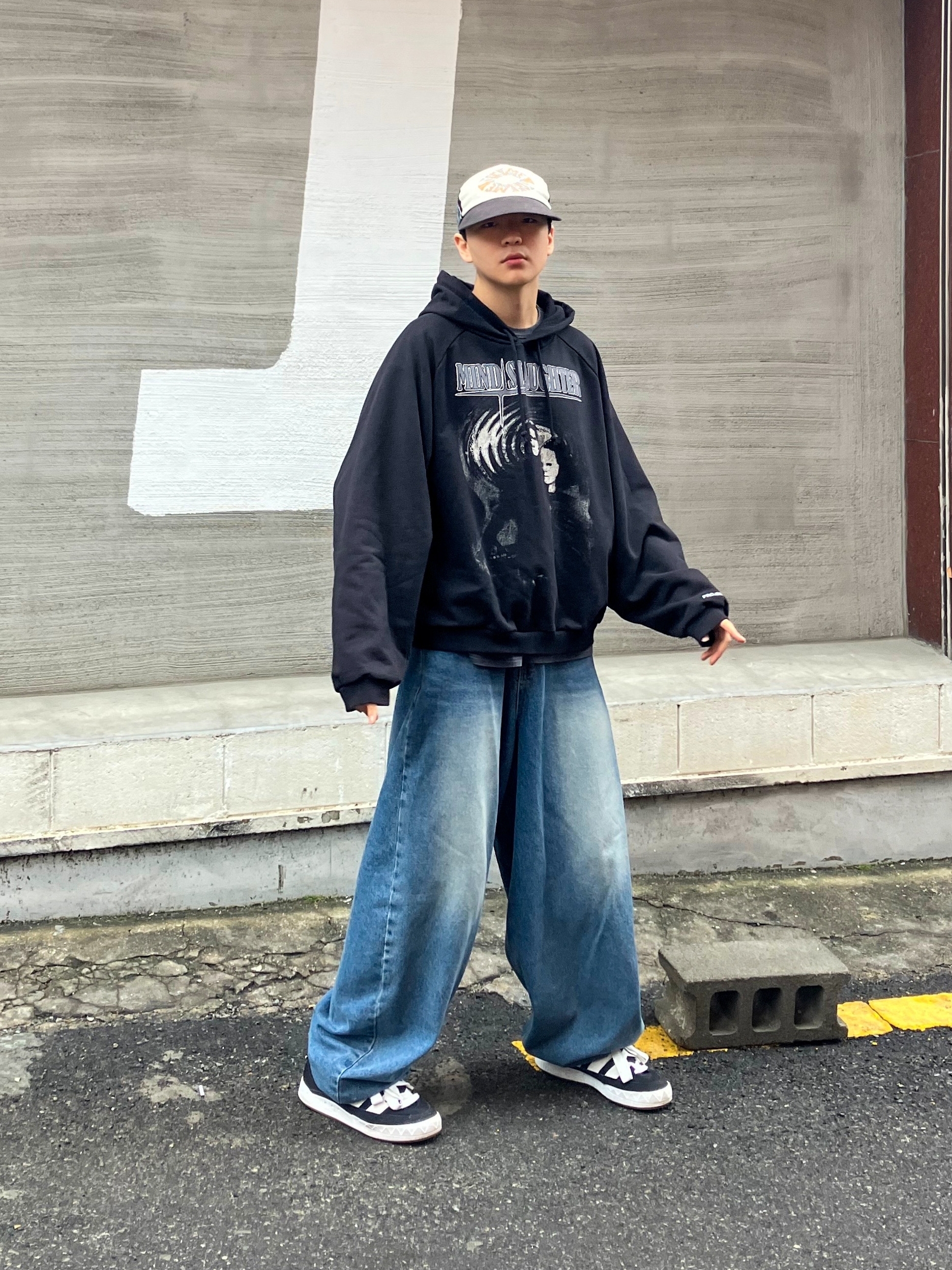 Adidas Adimatic Core Black, Project G/R Mind Slaughter Vintage Washeed Hoodie Black 착용 스타일 - 1