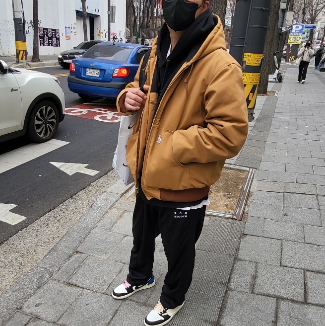 Jordan 1 x Travis Scott x Fragment Retro Low OG SP Military Blue 착용 스타일