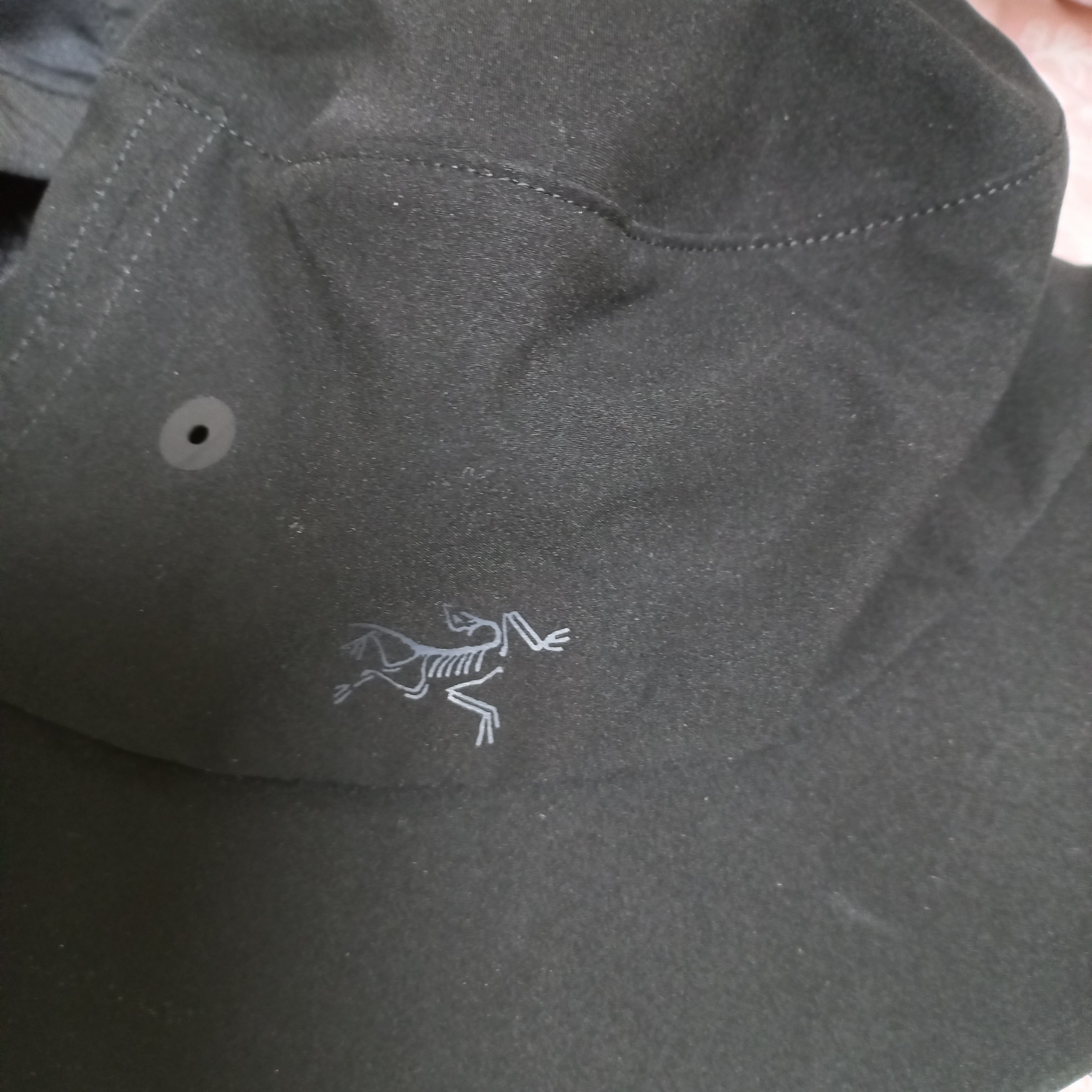 Arc'teryx Sinsolo Hat Black 착용 스타일