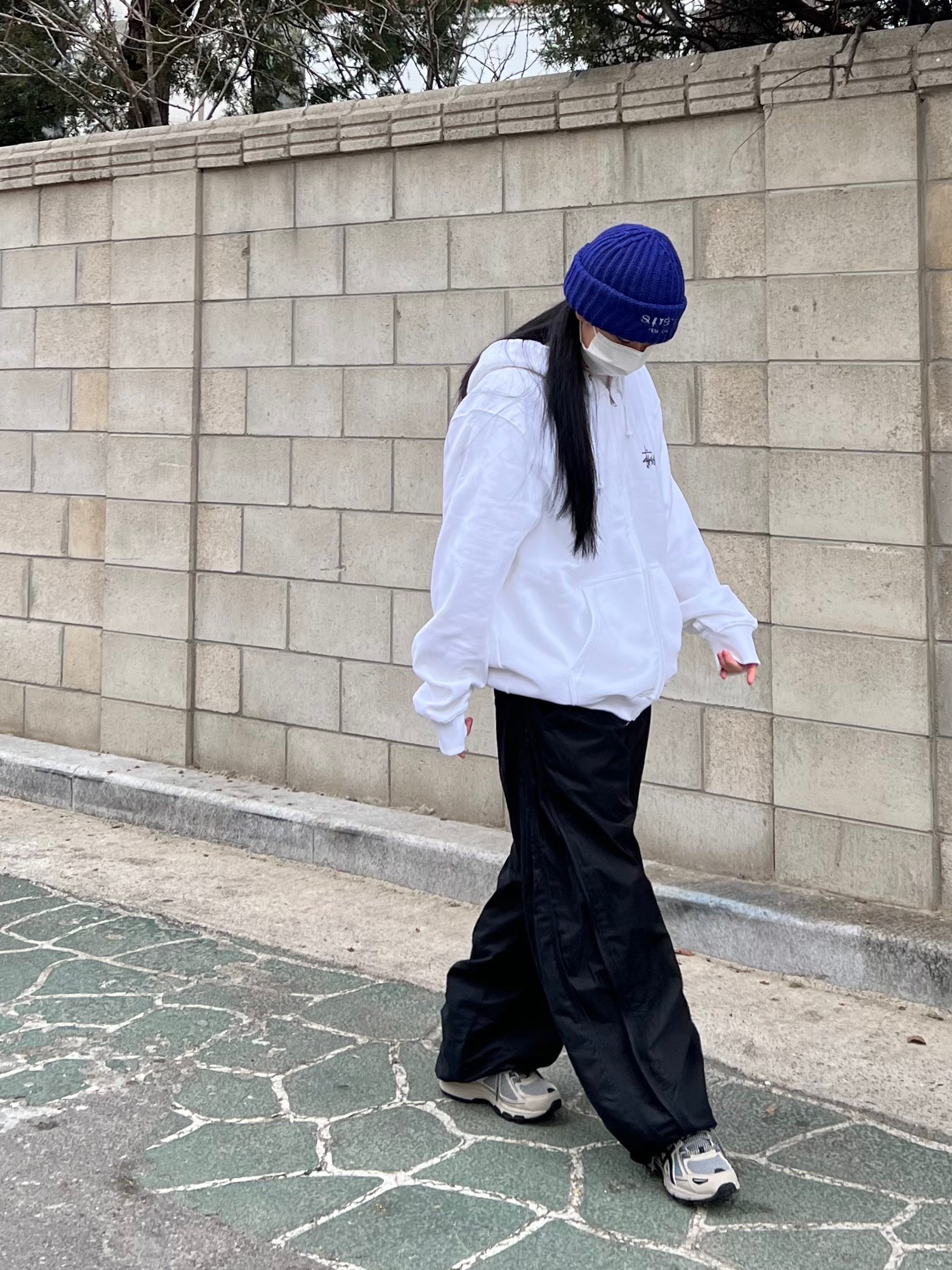 Supreme Ribbed Beanie Dark Royal - 22FW, Stussy Basic Stussy Zip Hoodie White 2022 착용 스타일 - 1