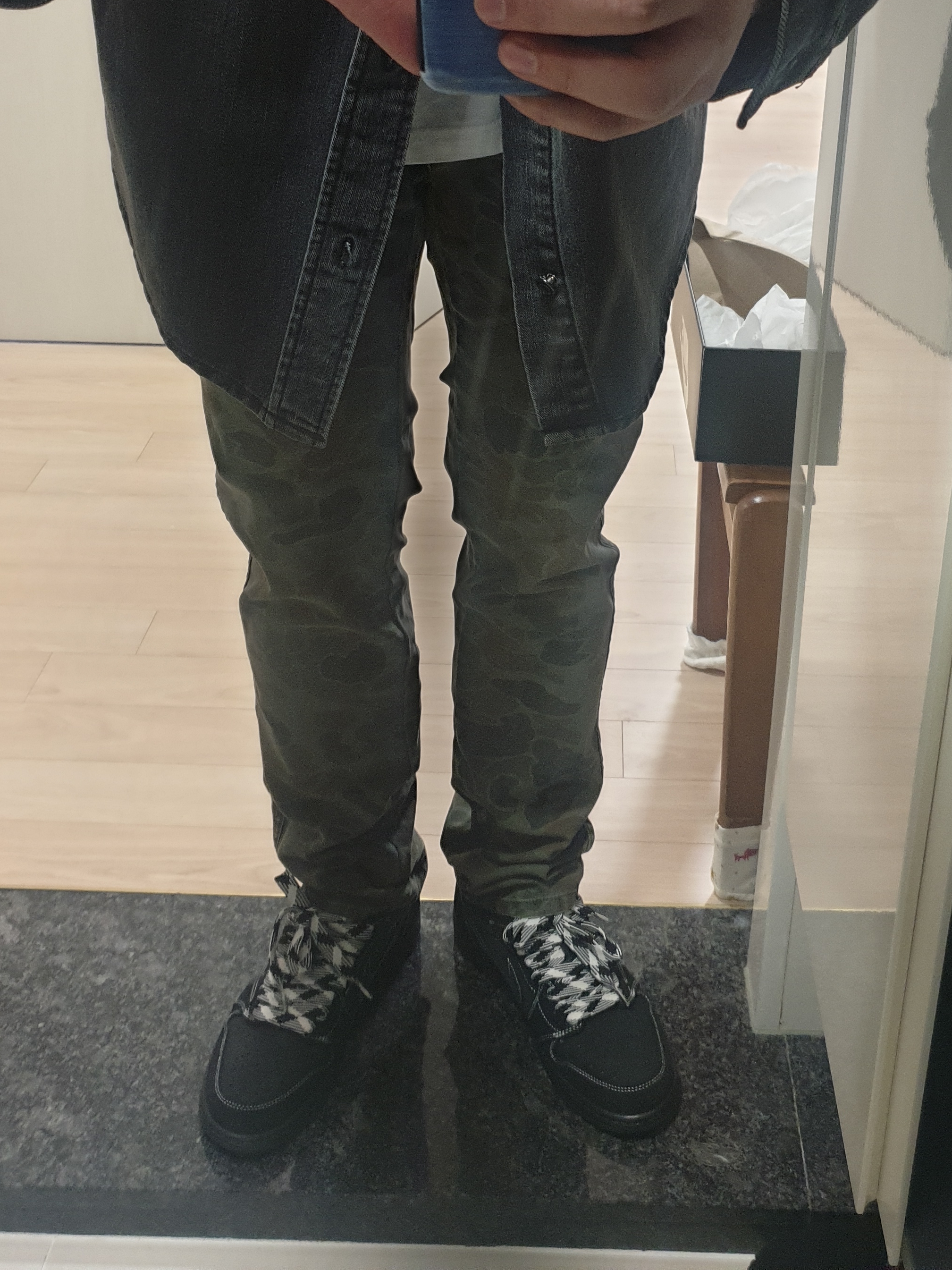 Jordan 1 x Travis Scott Retro Low OG SP Black Phantom 착용 스타일