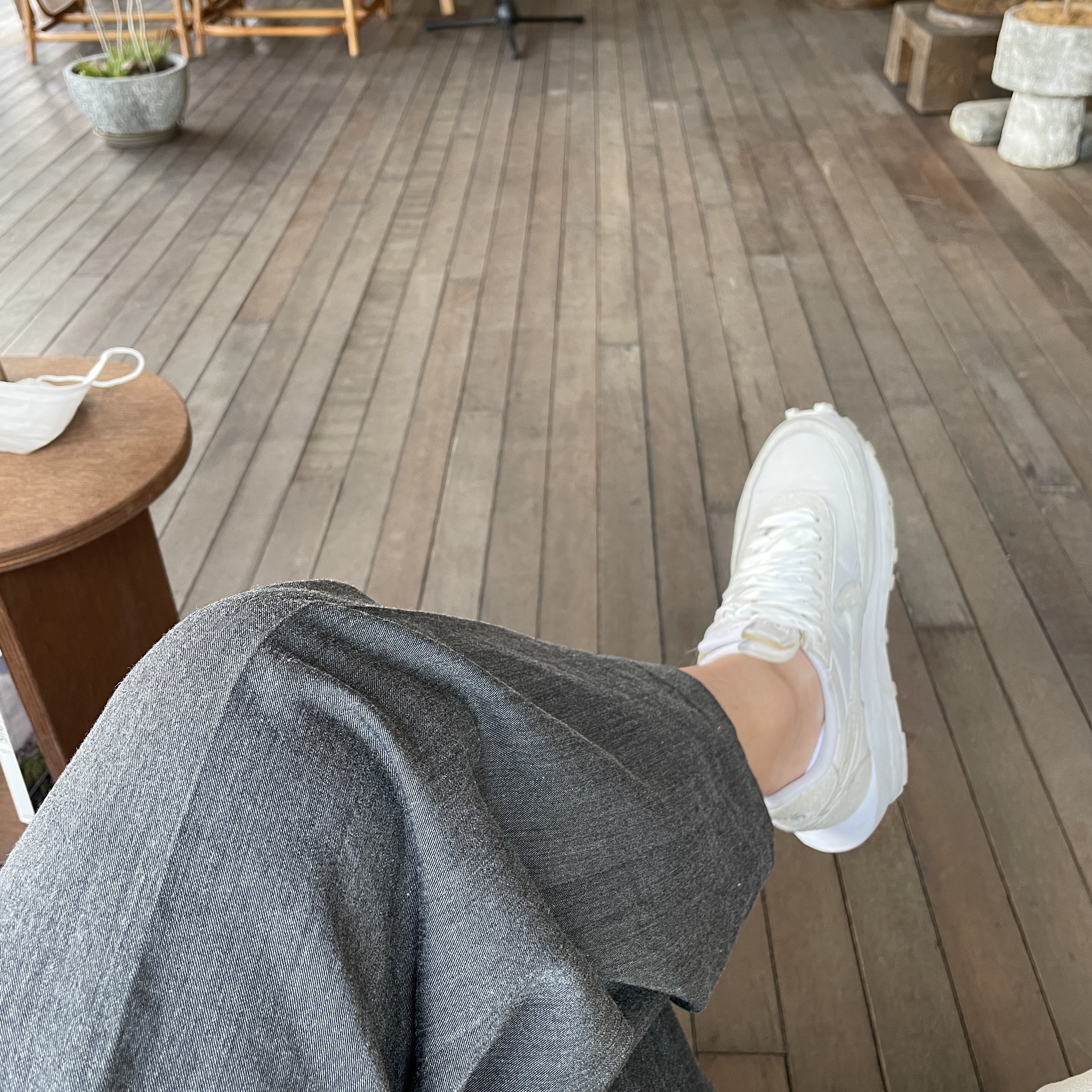Nike x Sacai LDWaffle White Nylon 착용 스타일