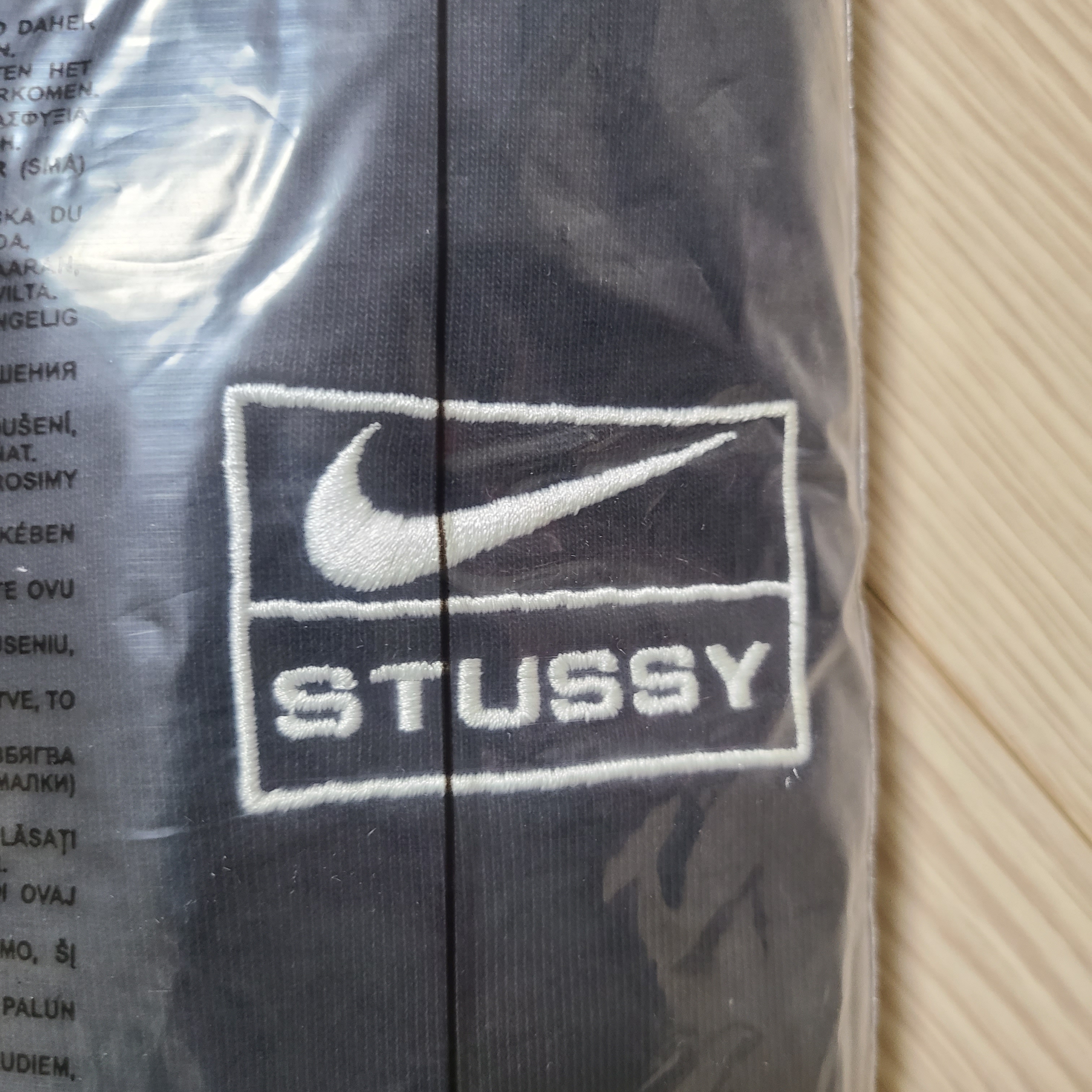 Nike x Stussy NRG Washed Fleece Crewneck Black (DO5310-010) 착용 스타일 - 2