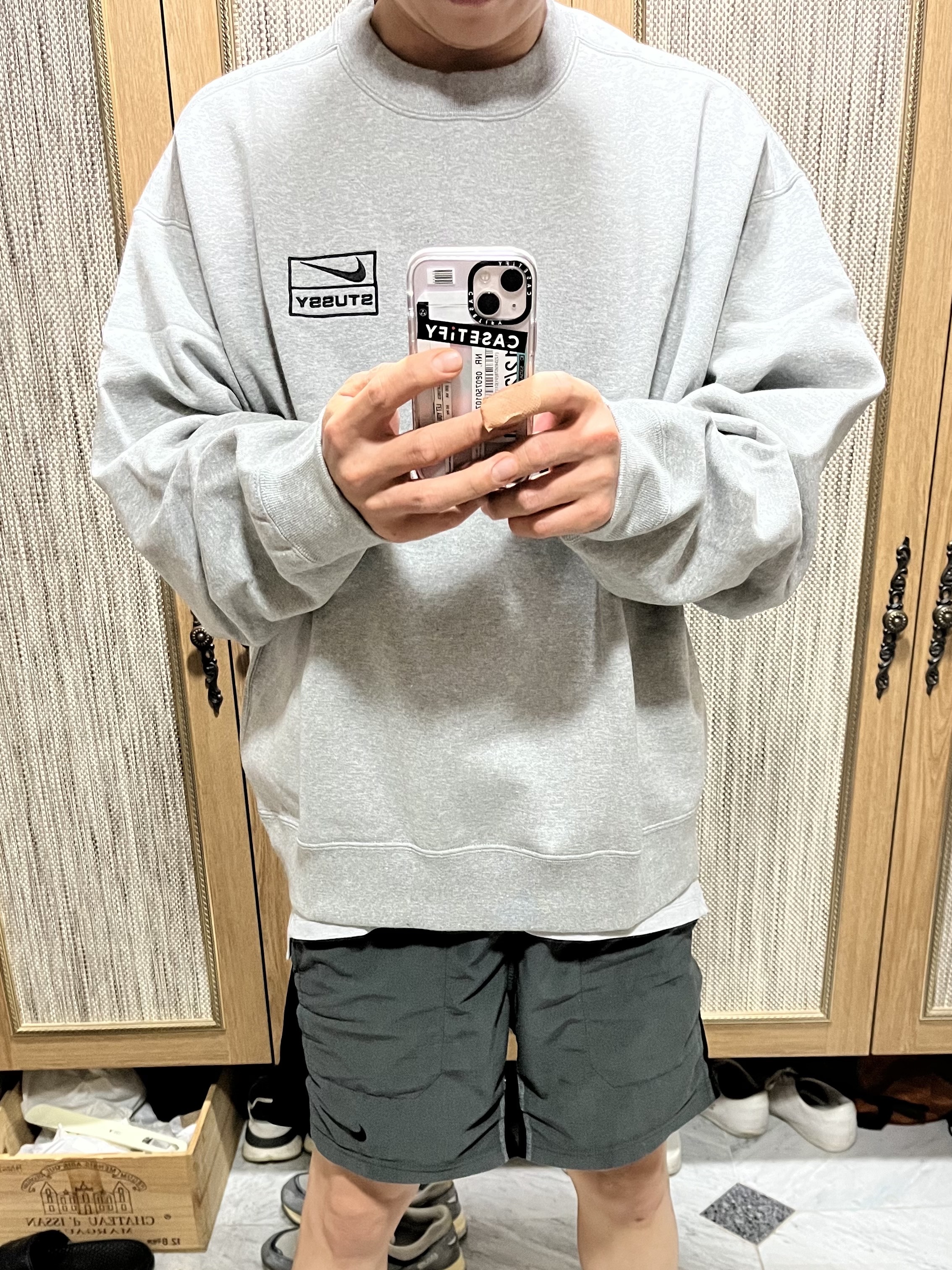 Nike x Stussy NRG Fleece Crewneck Dark Grey Heather (DO9337-063) 착용 스타일