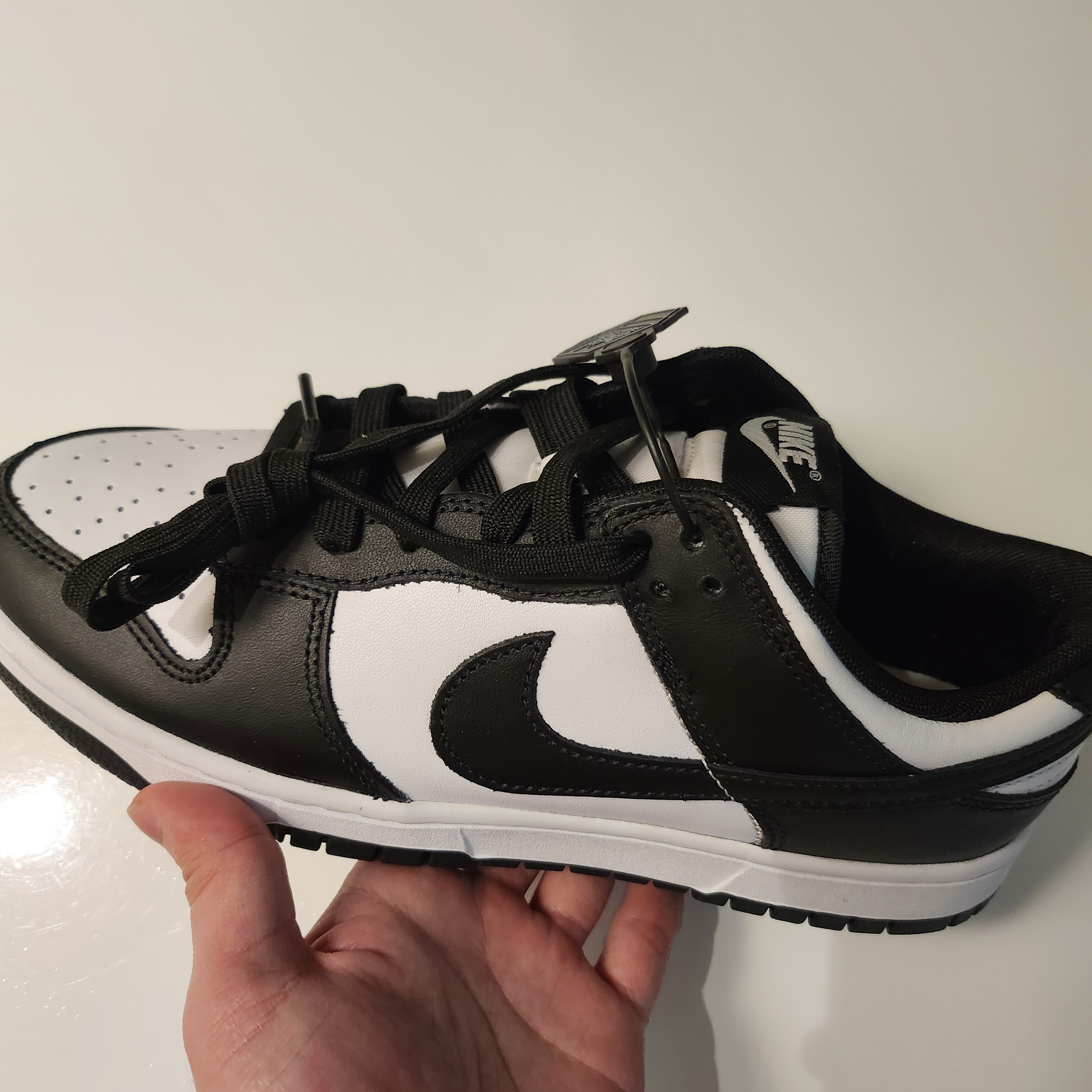 Nike Dunk Low Retro Black 착용 스타일