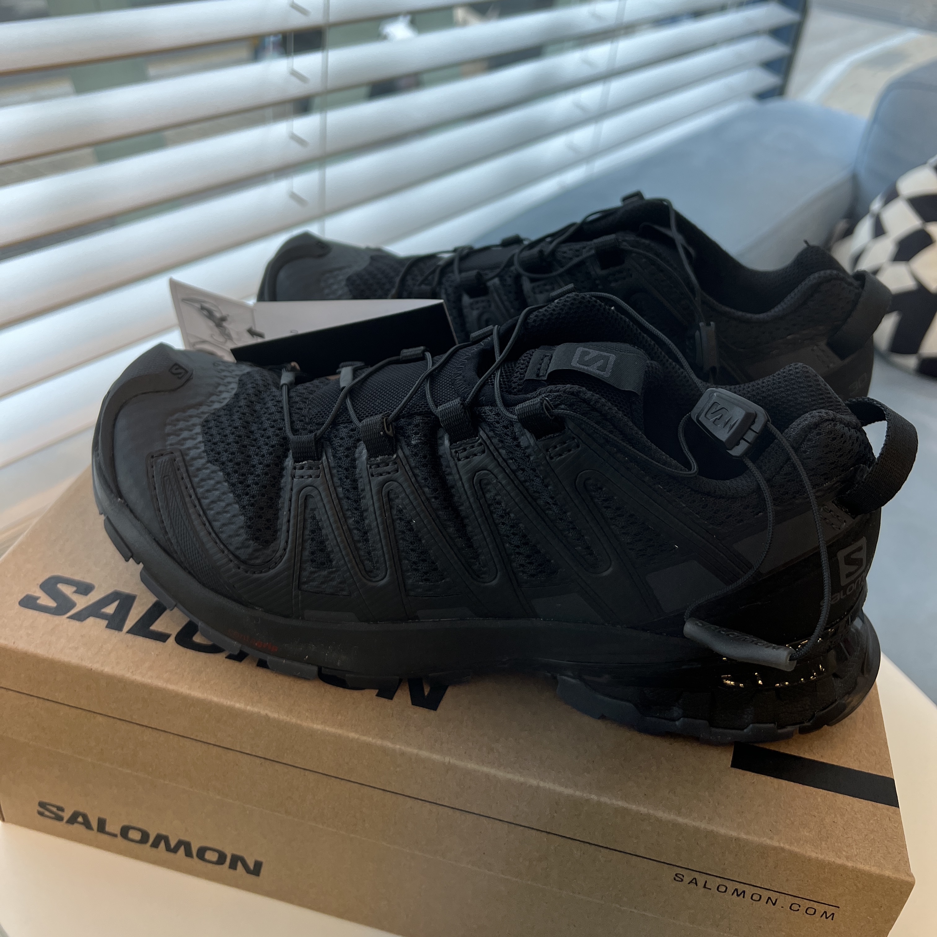 (W) Salomon XA Pro 3D V8 Black Phantom 착용 스타일