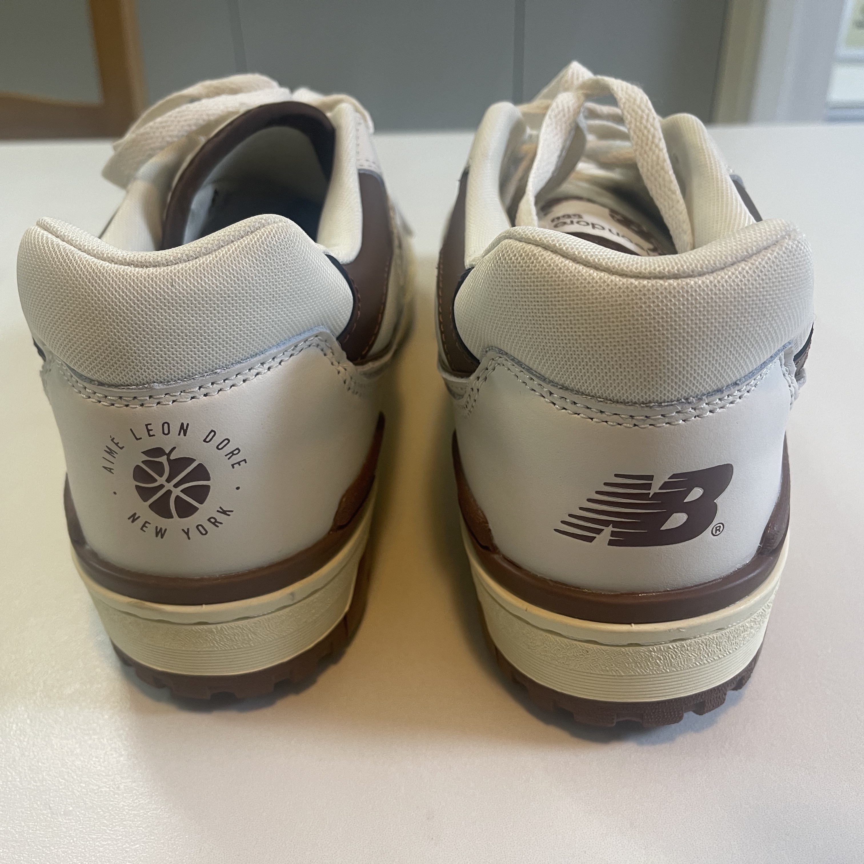 New Balance x Aime Leon Dore 550 Brown 착용 스타일 - 2