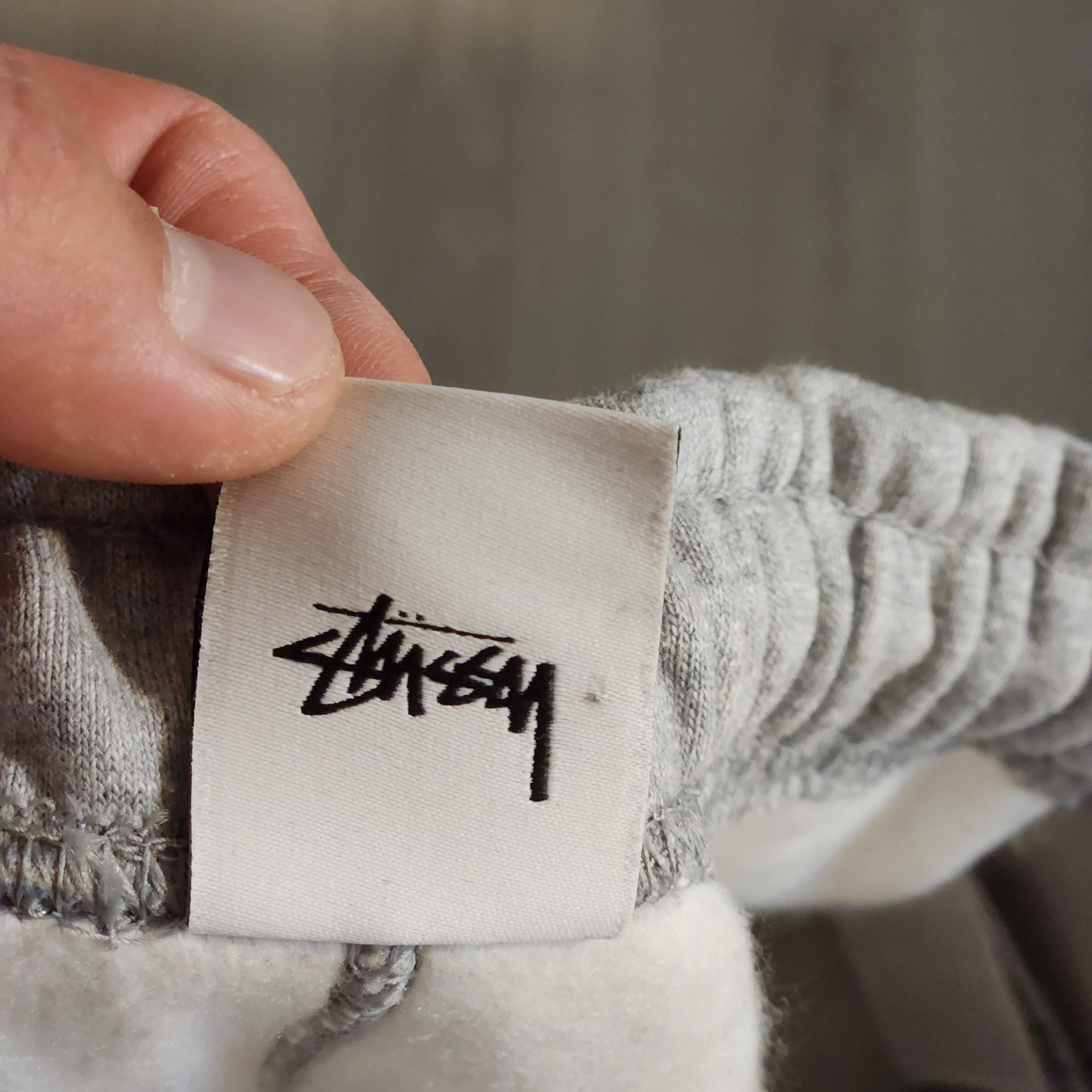 Nike x Stussy NRG Fleece Pants Dark Grey Heather (DO9340-063), Nike x Stussy NRG RA Washed Fleece Pants Black (DN4030-010) 착용 스타일 - 2