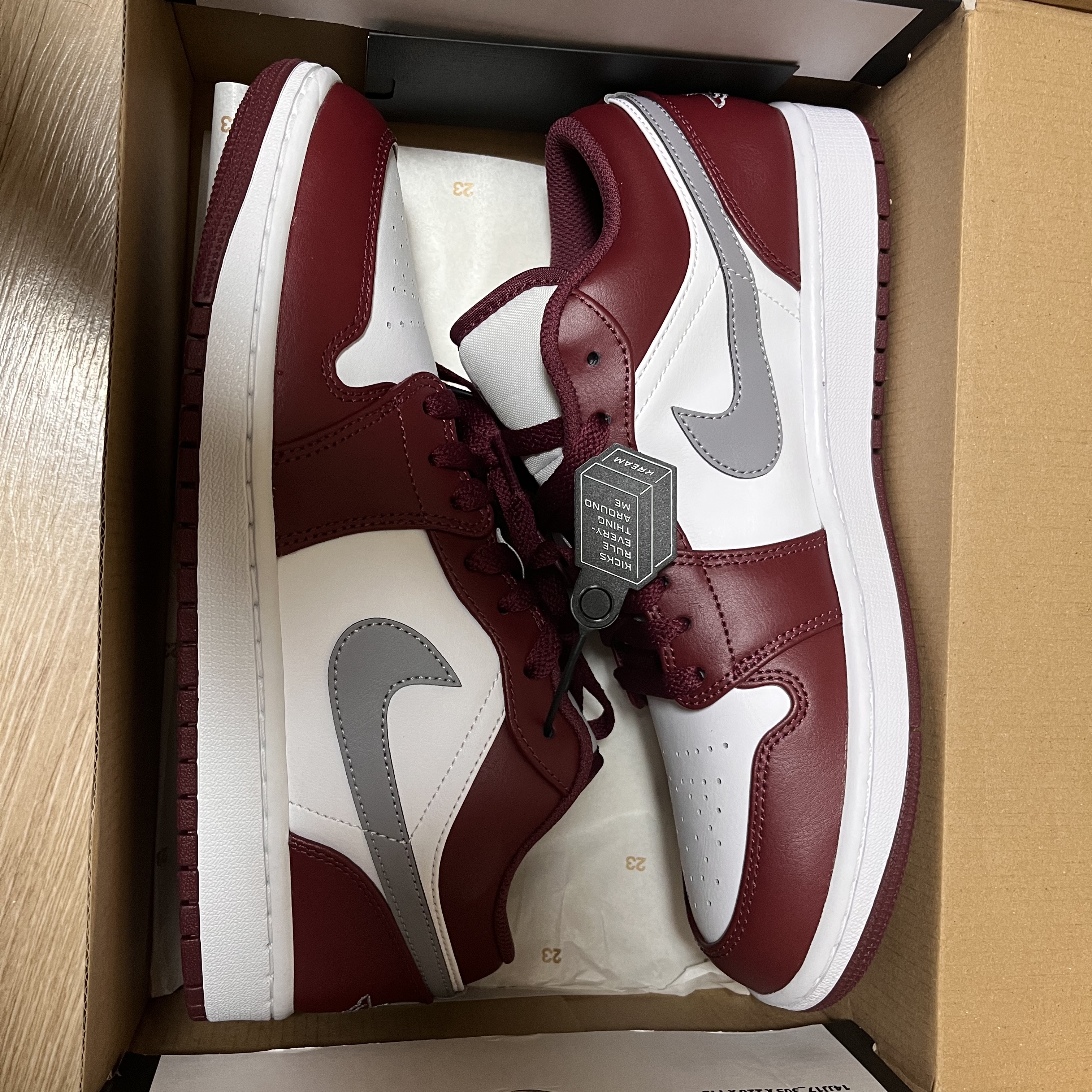Jordan 1 Low Cherrywood Red 착용 스타일