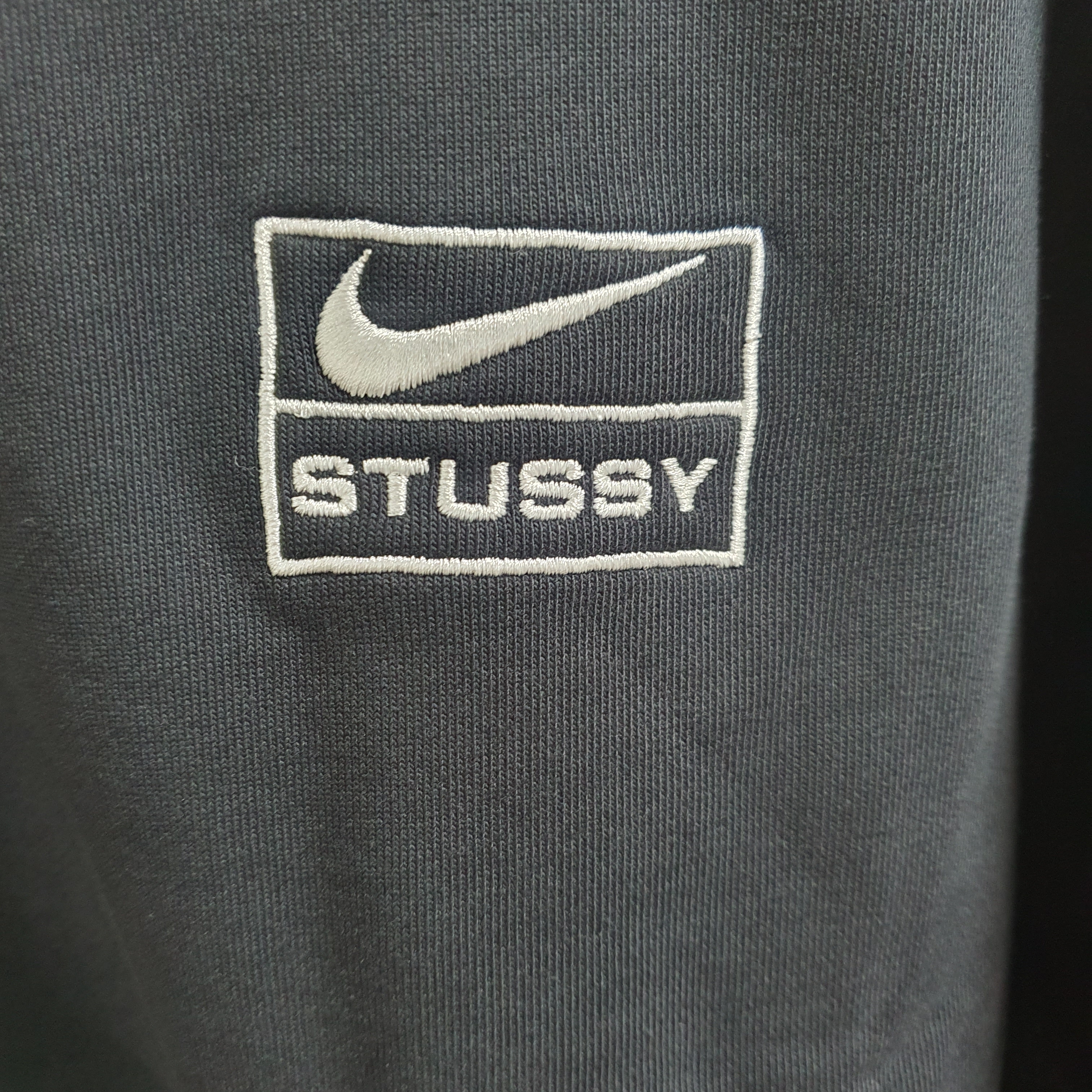 Nike x Stussy NRG Washed Fleece Crewneck Black (DO5310-010) 착용 스타일 - 5