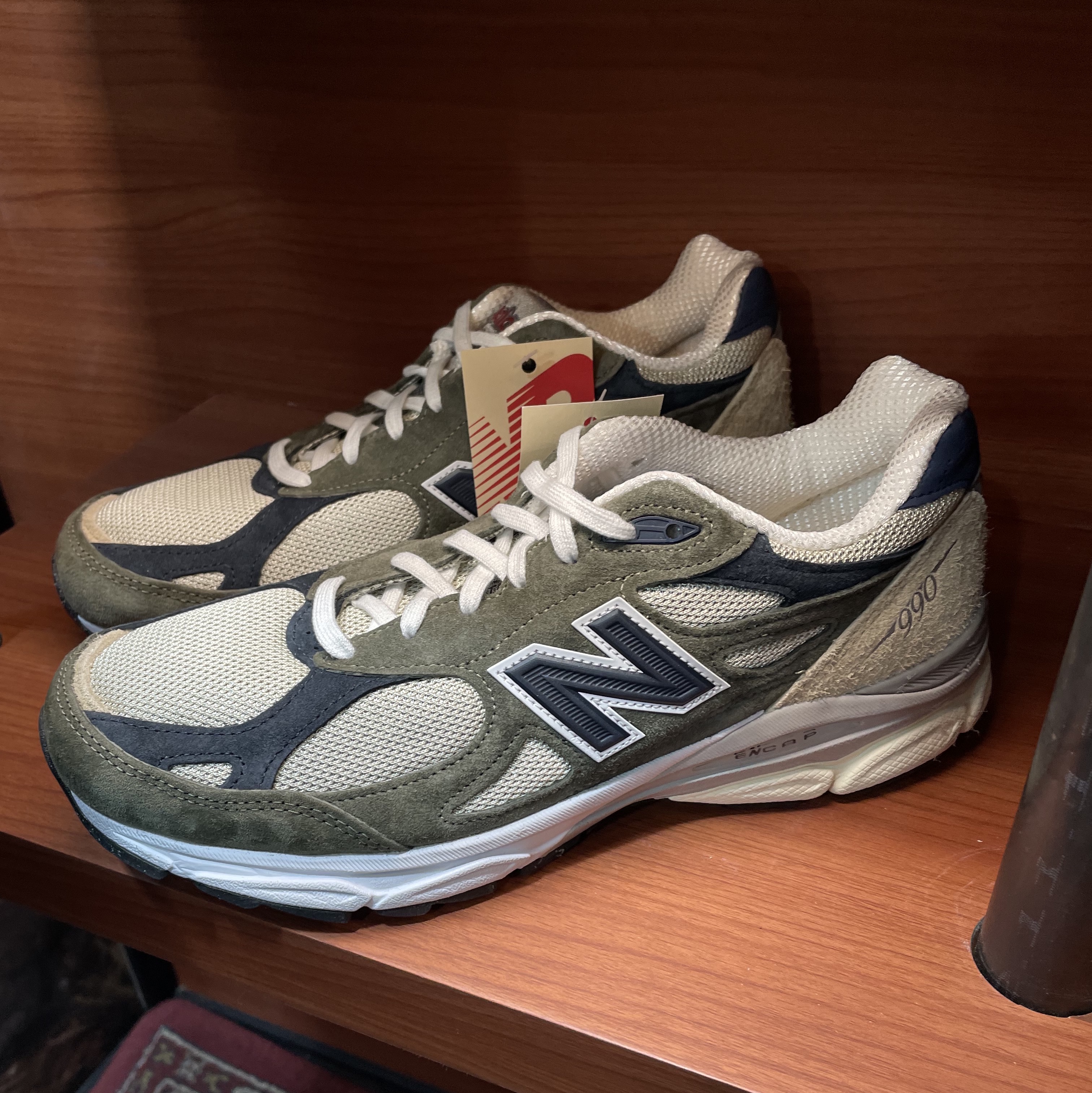 New Balance 990v3 Made in USA Olive 착용 스타일