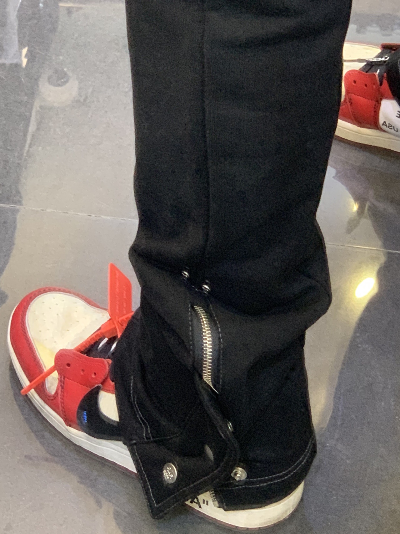 Jordan 1 x Off-White Retro High Chicago The Ten 착용 스타일 - 2