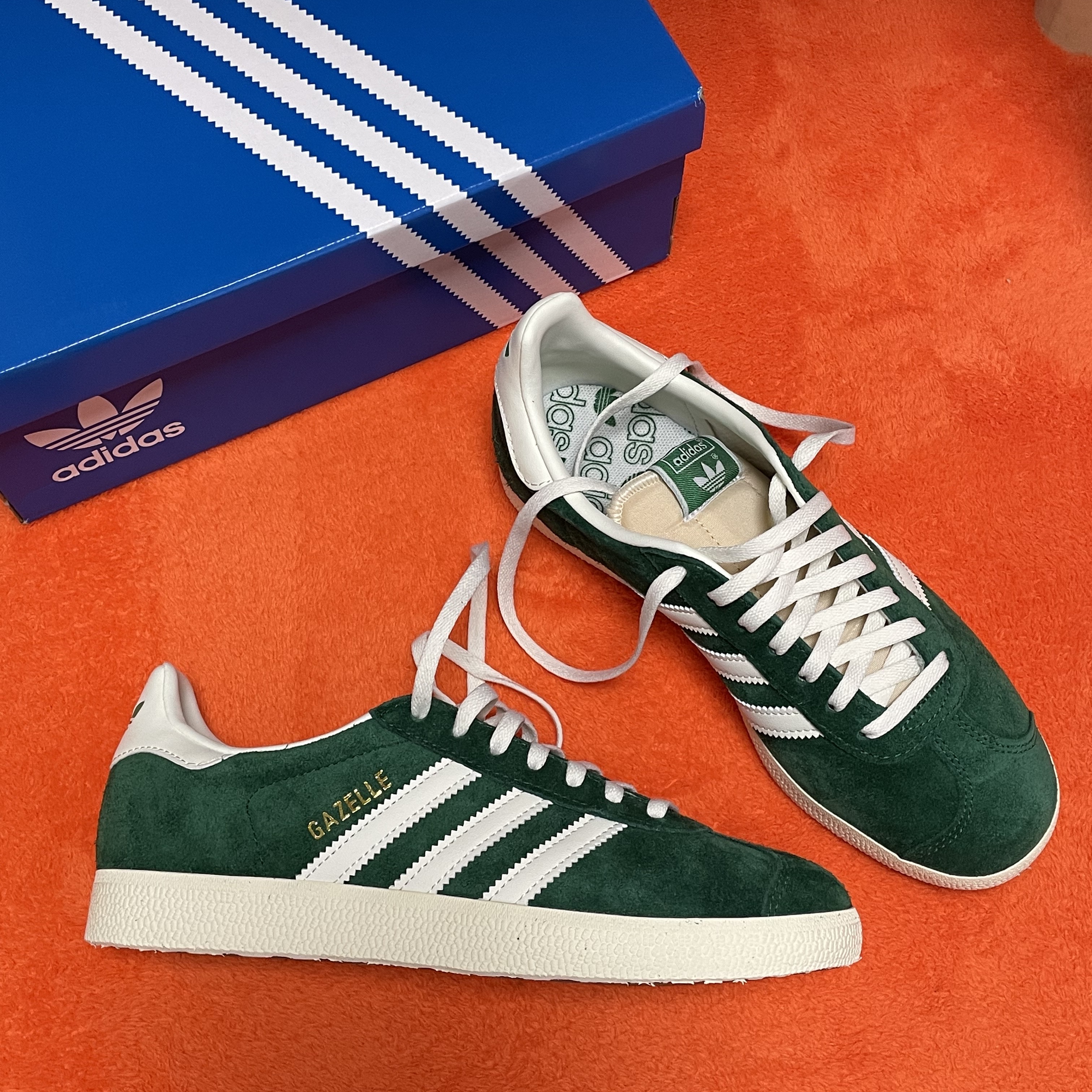 Adidas Gazelle Dark Green Cream White 착용 스타일