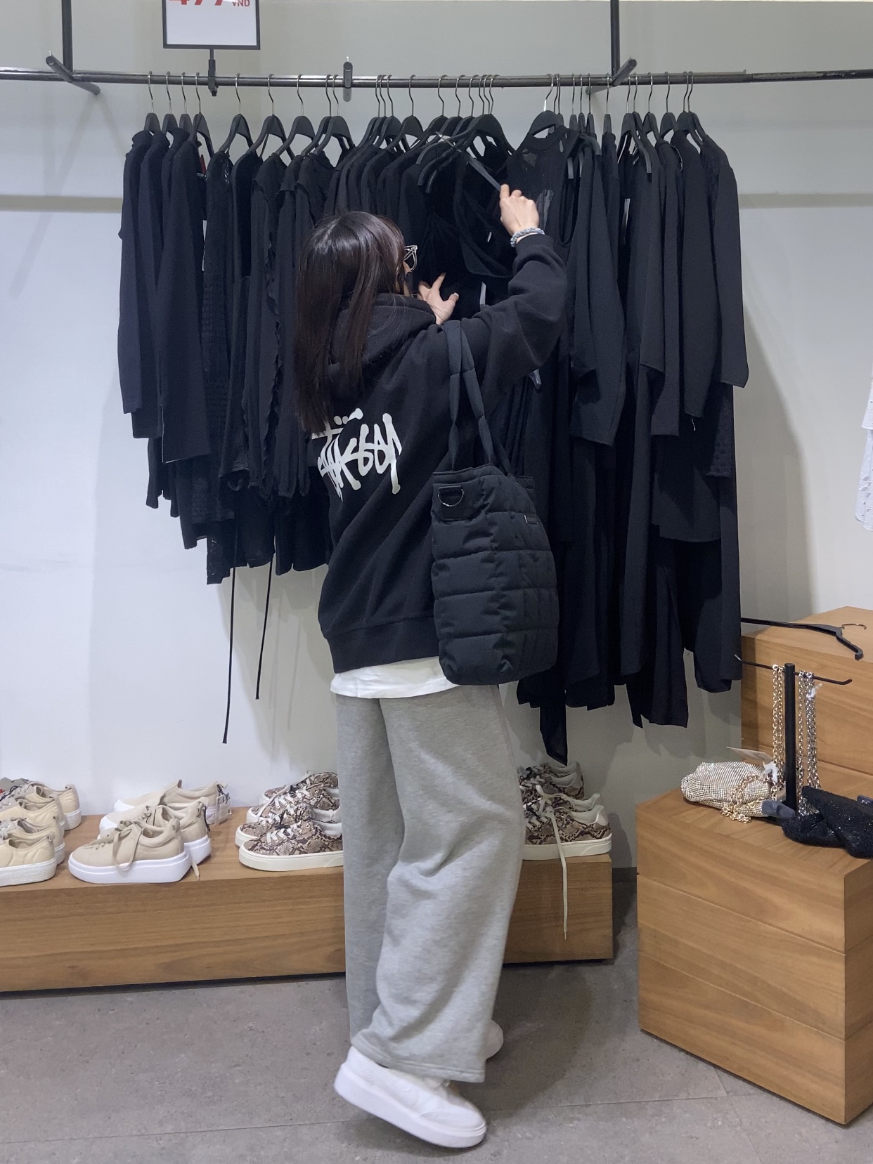 Nike x Peaceminusone Kwondo1 White, Stussy Basic Stussy T-Shirt White 2022 착용 스타일