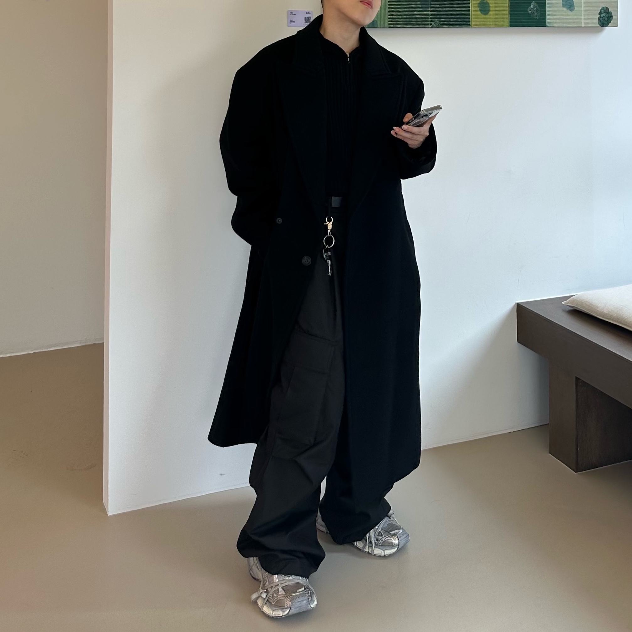Balenciaga 3XL Sneakers Light Beige, Apple iPhone 14 Pro Max 256GB Silver (Korean Ver.) 착용 스타일
