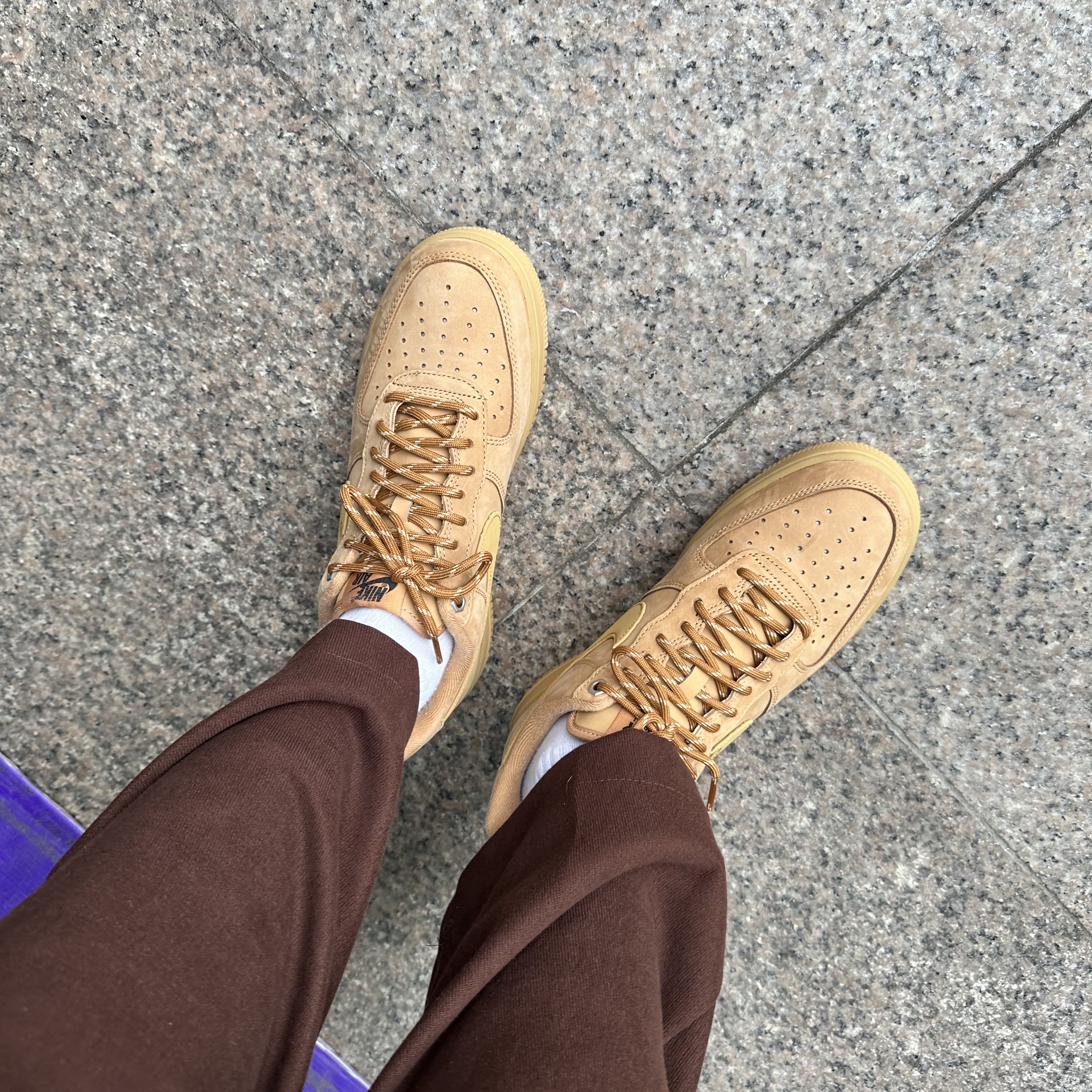 Nike Air Force 1 '07 WB Flax 착용 스타일 - 2
