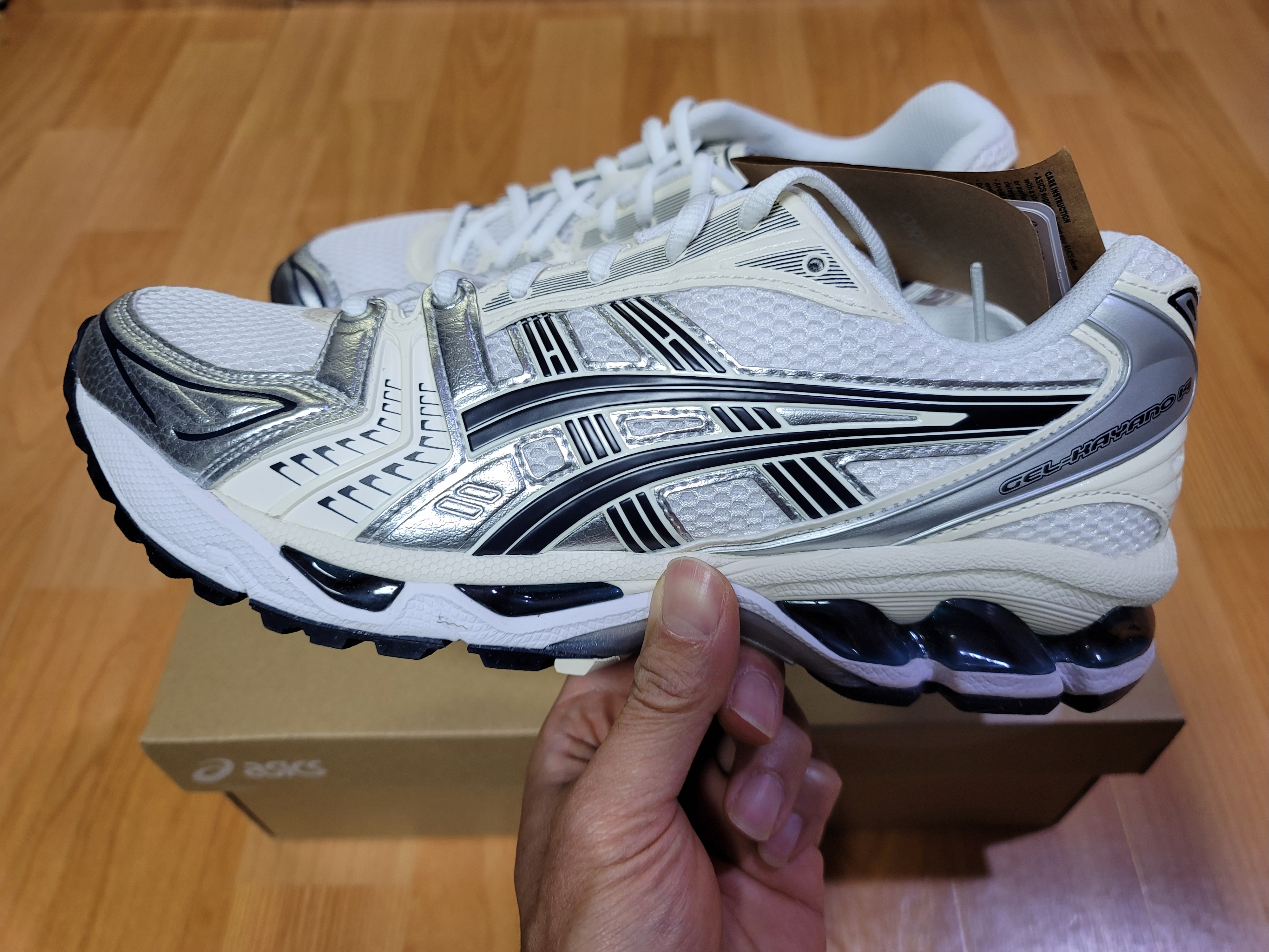 (W) Asics Gel-Kayano 14 White Midnight 착용 스타일 - 1
