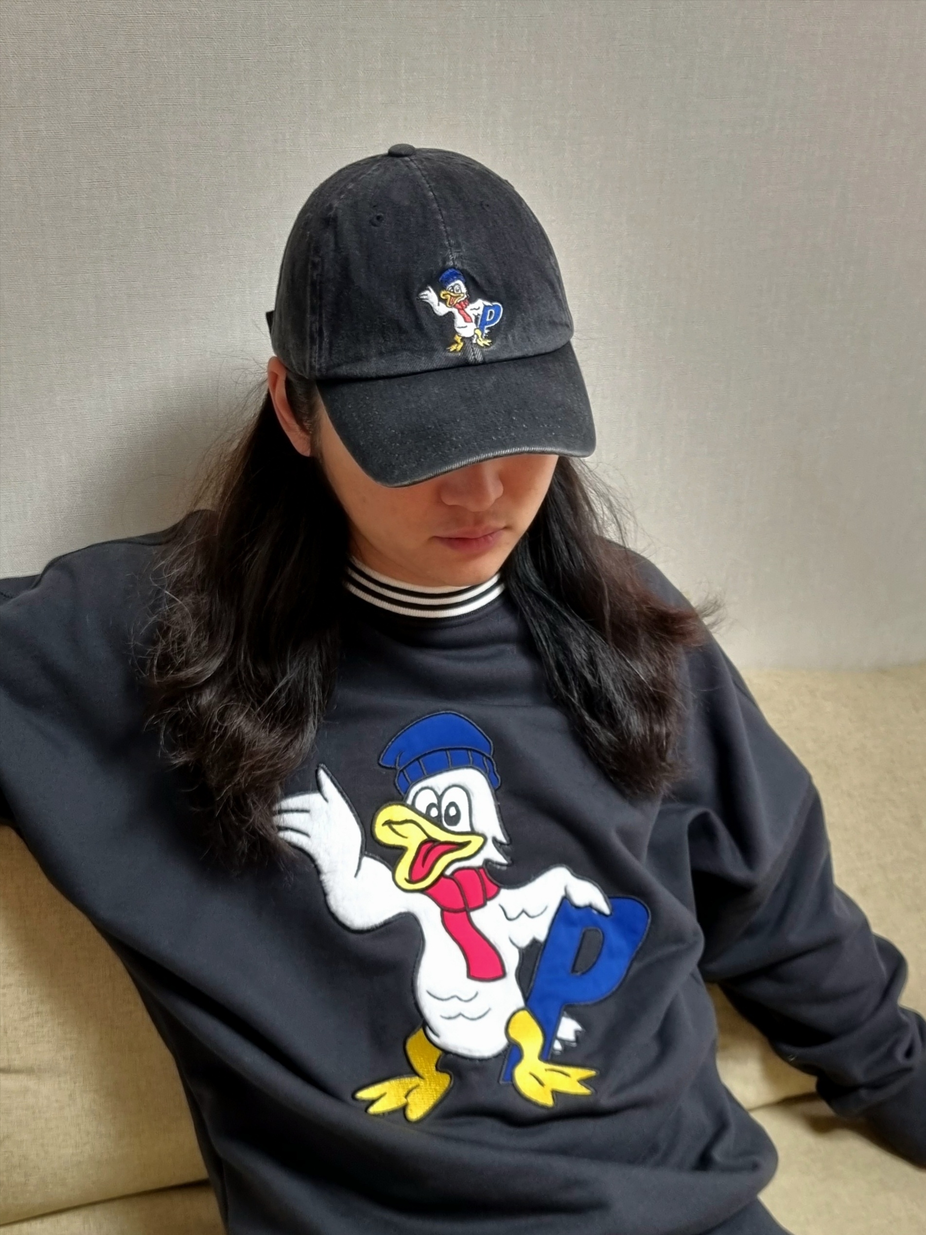 Palace Chilly Duck Out Drop Shoulder Crew Black - 20FW, Palace Chilly Duck Out Denim 6-Panel Stone Wash - 20FW 착용 스타일