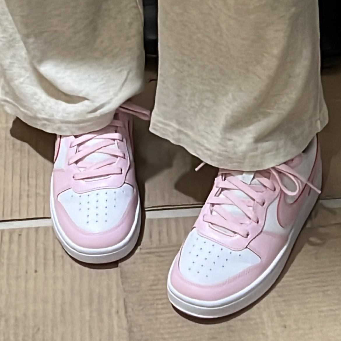 (GS) Nike Court Borough 2 SE White Pink Foam 착용 스타일
