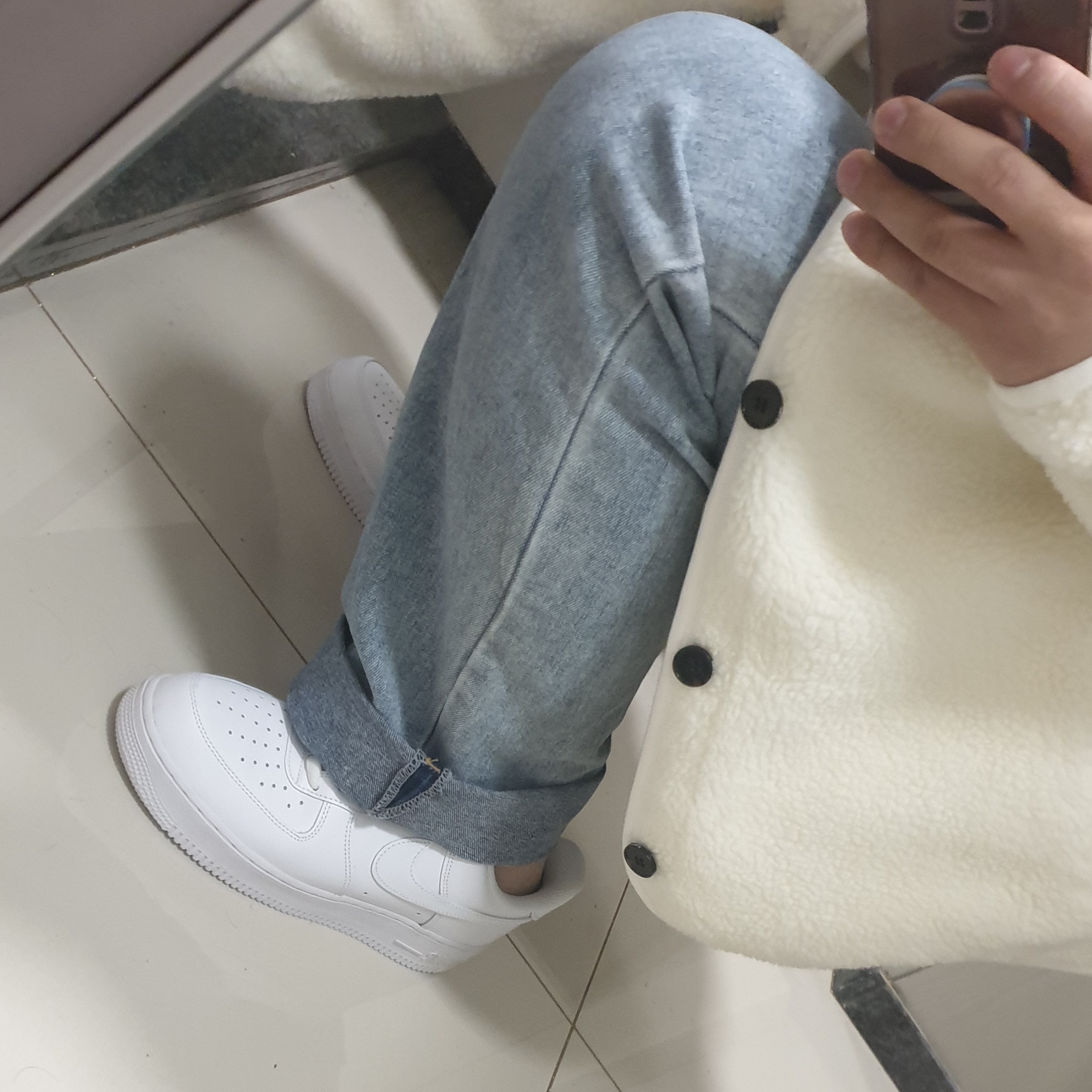 Nike Air Force 1 '07 Low White 착용 스타일 - 2