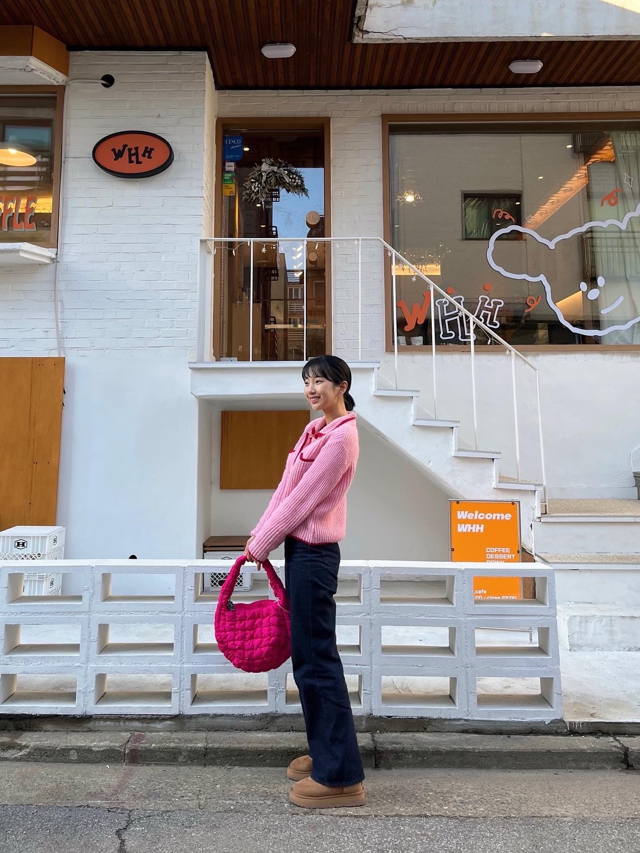 COS Quilted Mini Bag Pink 착용 스타일 - 4