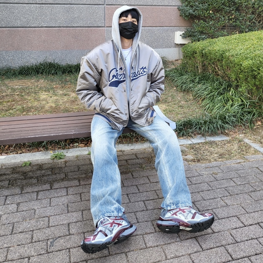 Balenciaga Runner Sneakers Grey Burgundy, Gucci Interlocking G Pendant Necklace Silver 착용 스타일