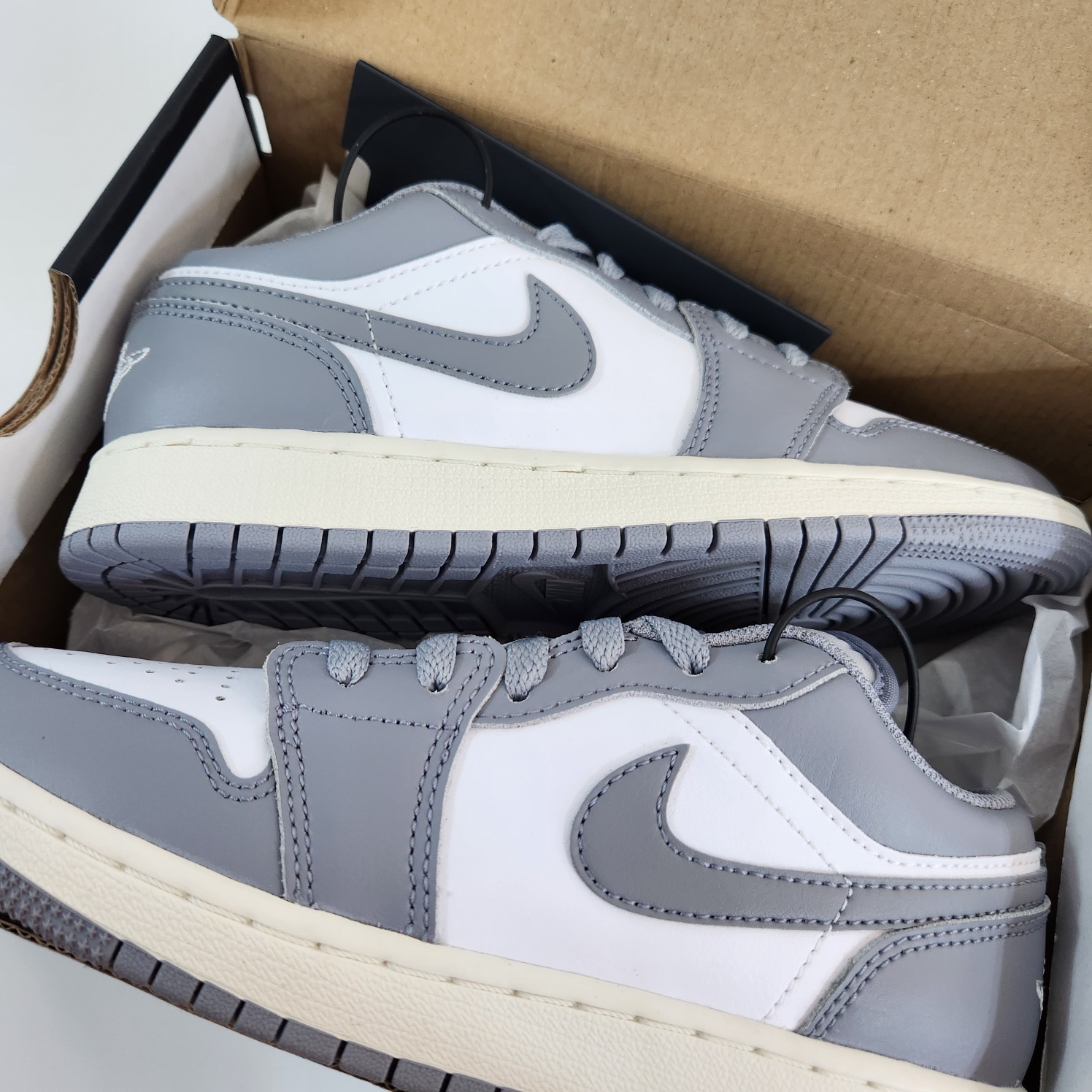 (GS) Jordan 1 Low Stealth and White 착용 스타일