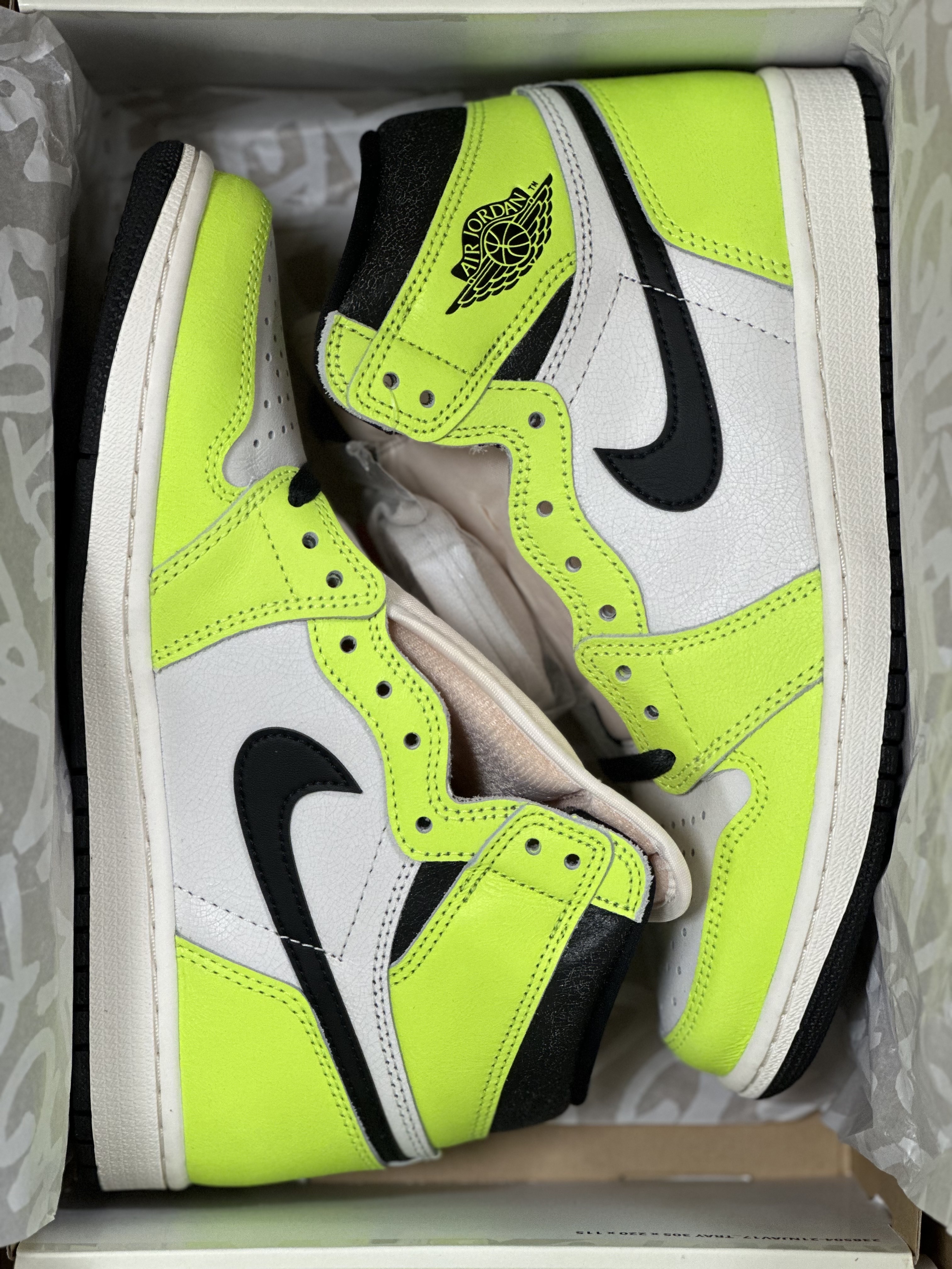 Jordan 1 Retro High OG Volt 착용 스타일 - 2