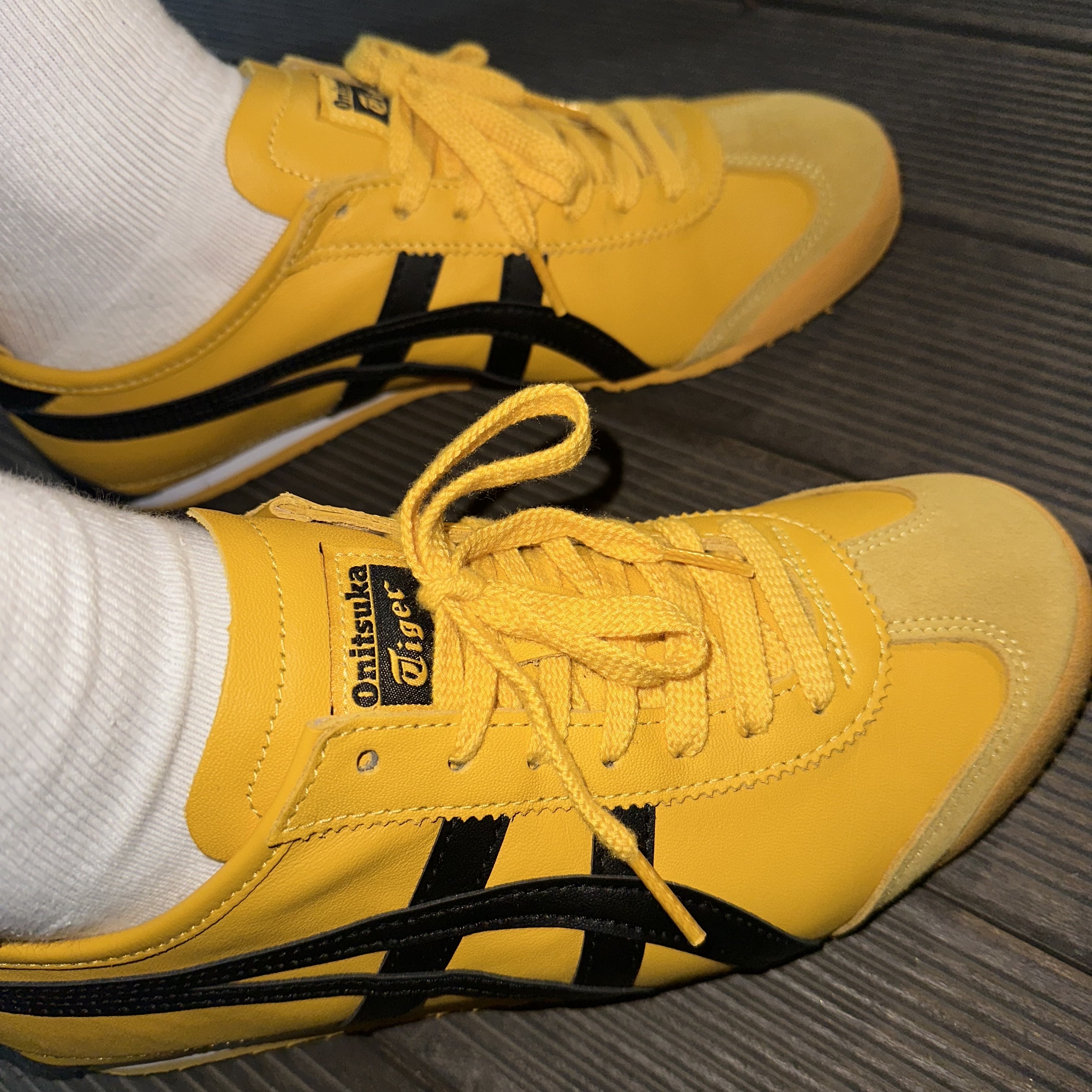 Onitsuka Tiger Mexico 66 Yellow Black 착용 스타일