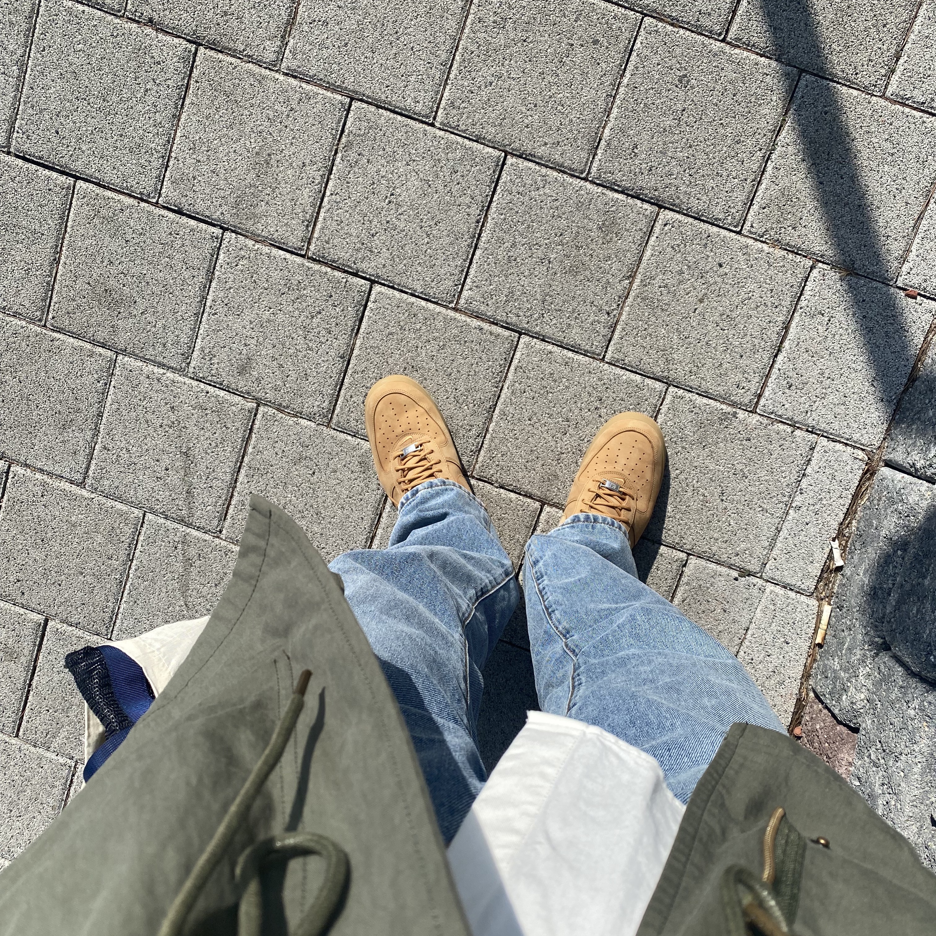 Nike x Supreme Air Force 1 Low Flax 착용 스타일