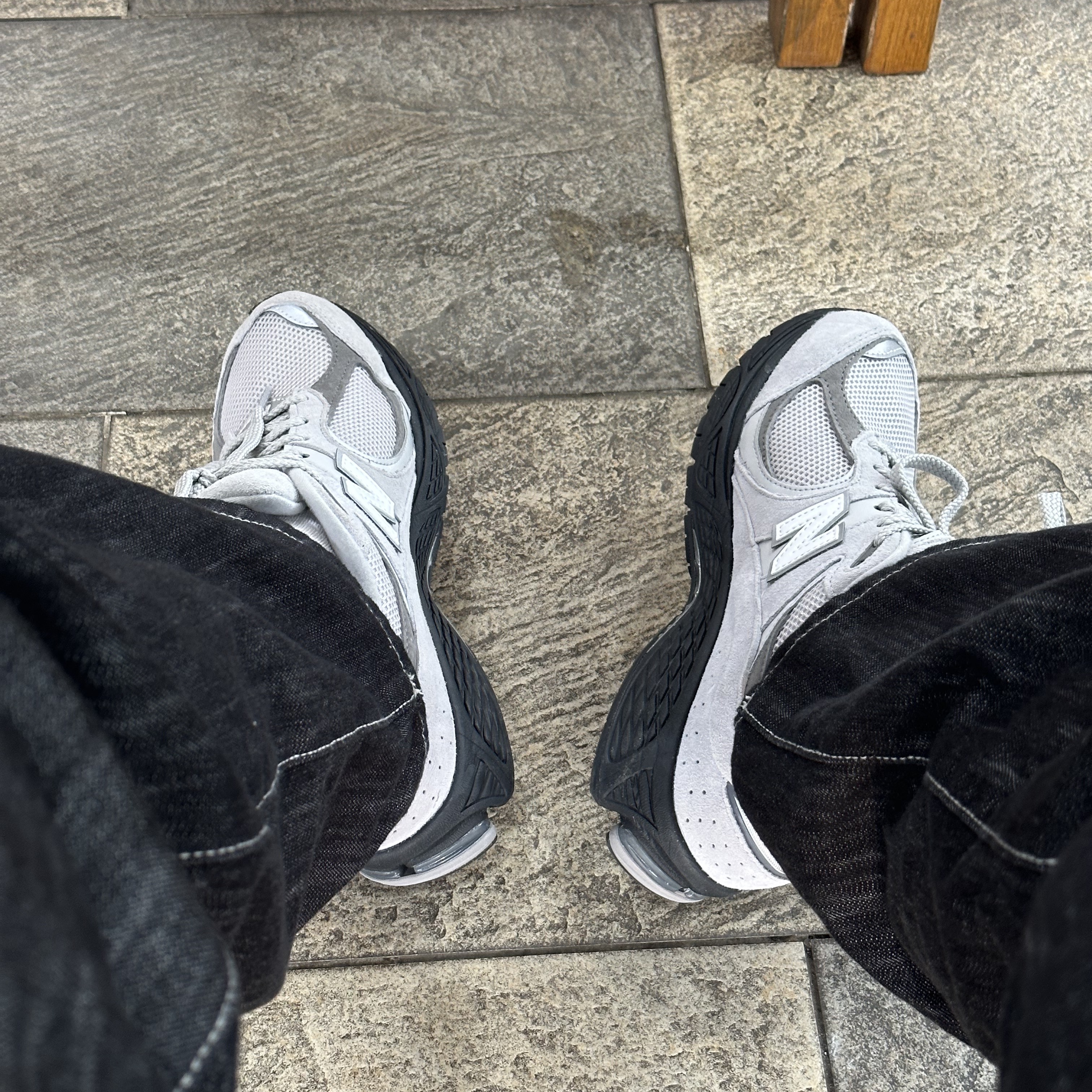 New Balance 2002R Grey Black - JD Sports Exclusive 착용 스타일 - 1