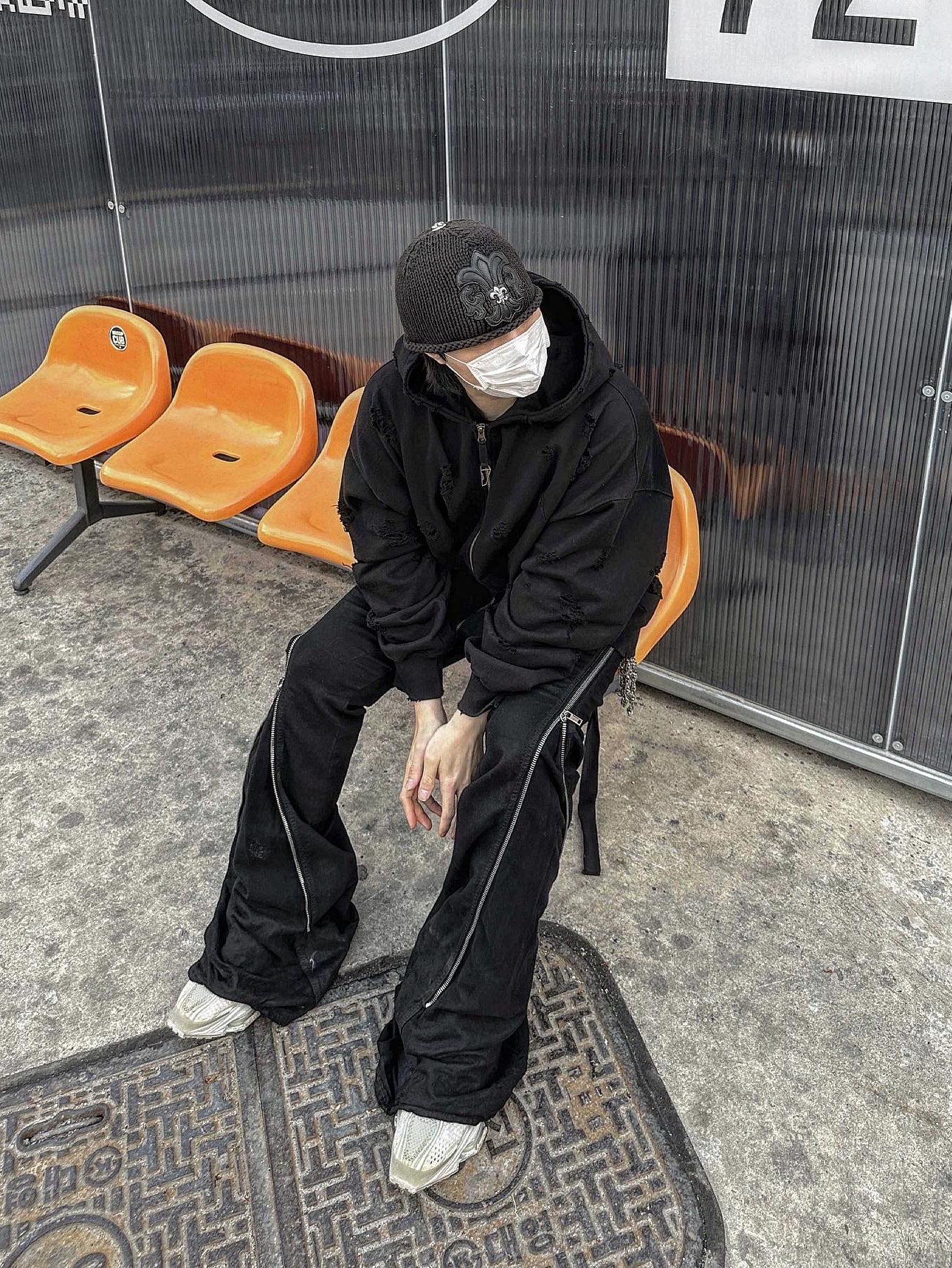 Undermycar Otter Oversized Damage-Washed Hood Zip-Up Sepia - 22FW, Nike x Matthew M Williams Zoom 004 Stone 착용 스타일 - 1