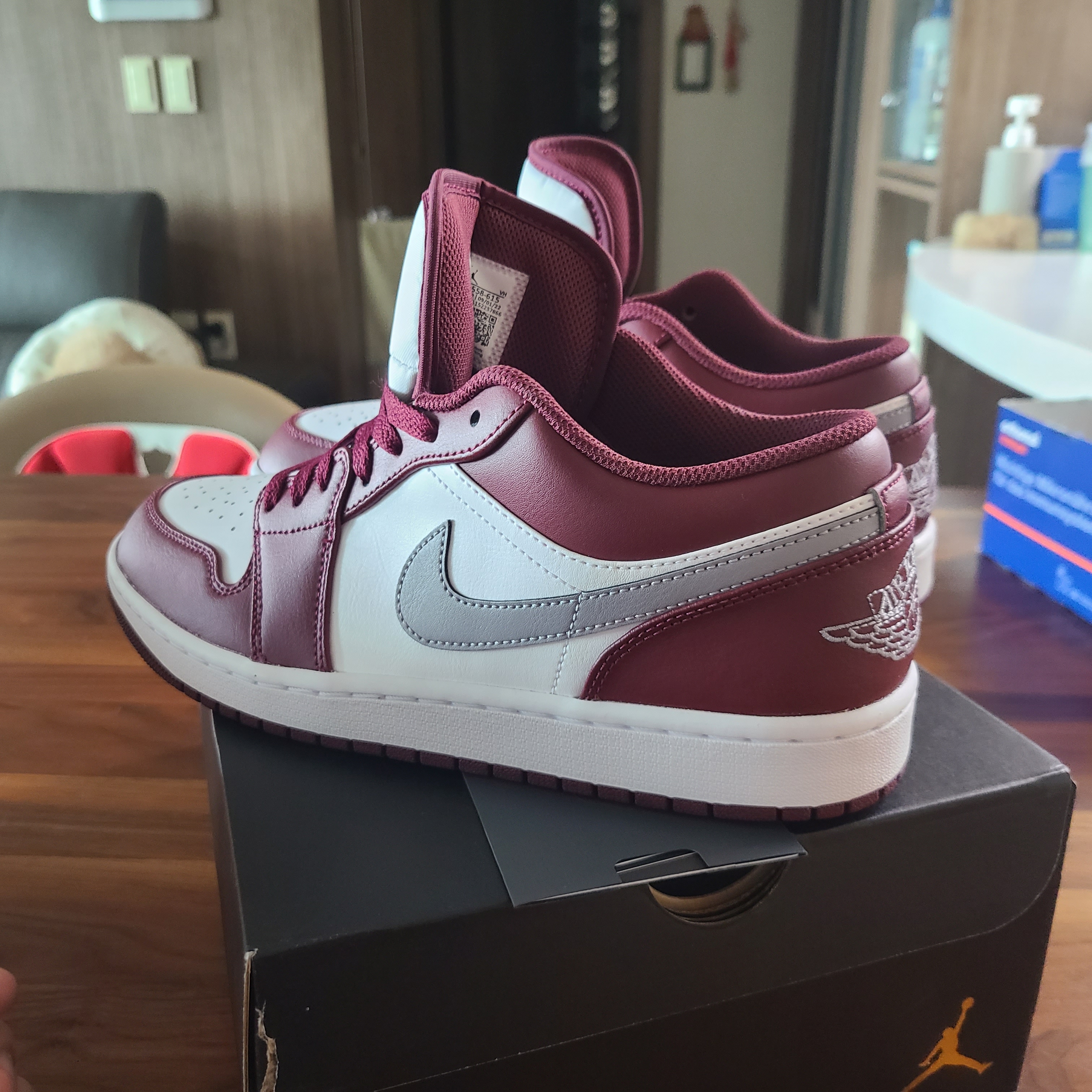 Jordan 1 Low Cherrywood Red 착용 스타일