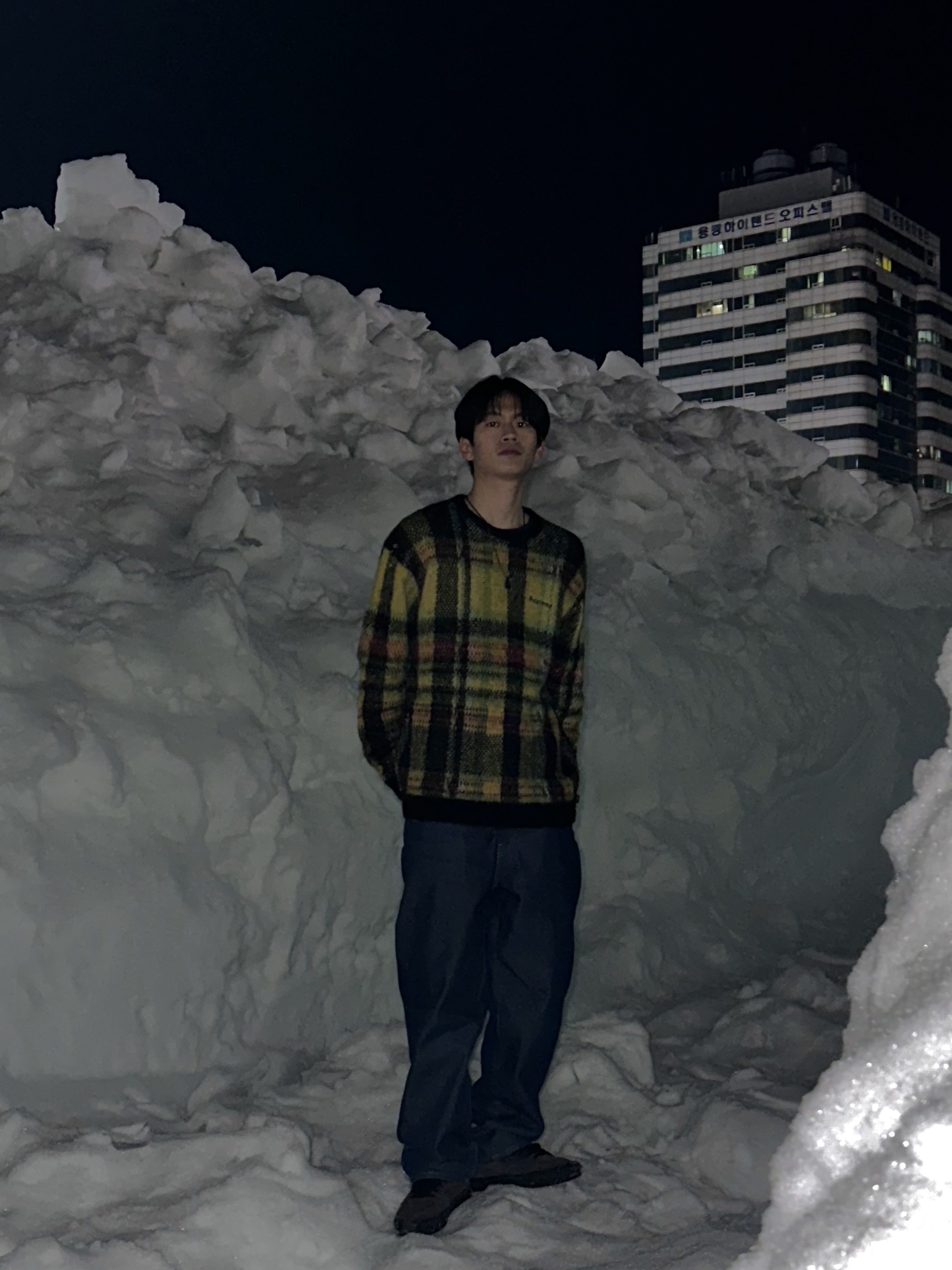 Supreme Brushed Plaid Sweater Black - 20FW, Supreme Baggy Jean Rigid Indigo - 22FW 착용 스타일
