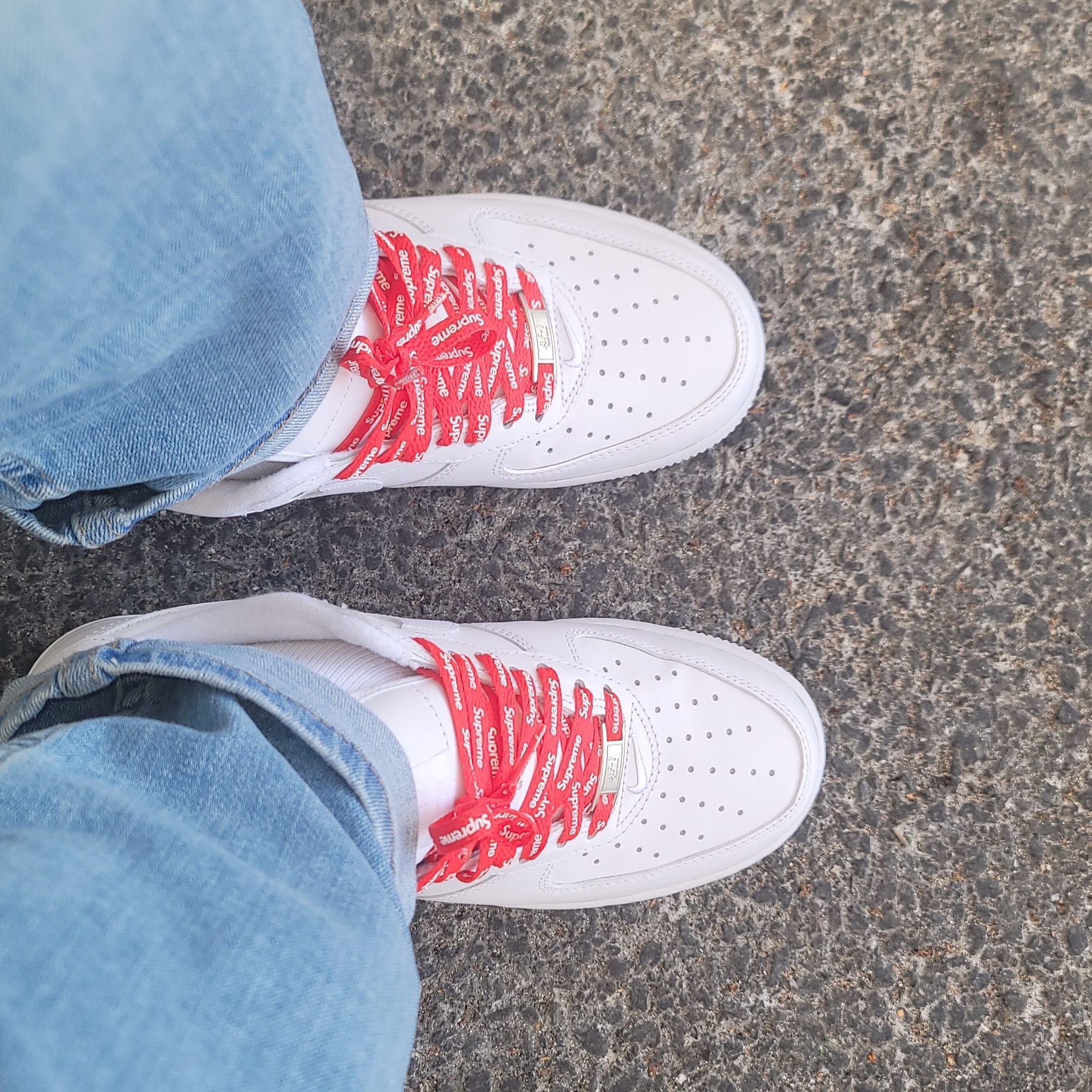 Nike x Supreme Air Force 1 Low White 착용 스타일