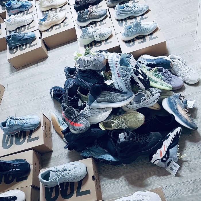 Adidas Yeezy Boost 700 V2 Static 2018, Adidas Yeezy QNTM Teal Blue 착용 스타일 - 4