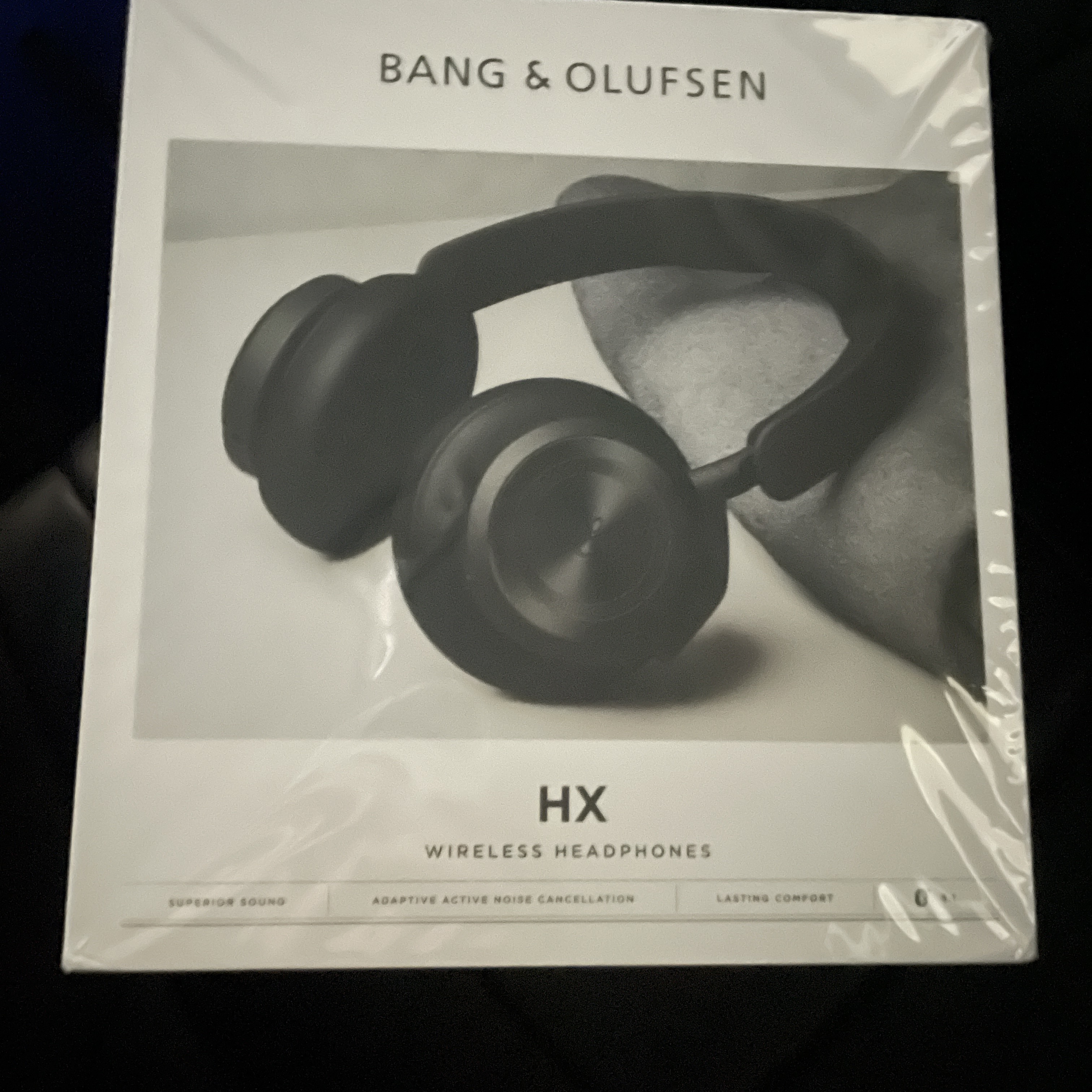 Bang & Olufsen Beoplay HX Black Anthracite (Korean Ver.) 착용 스타일 - 1